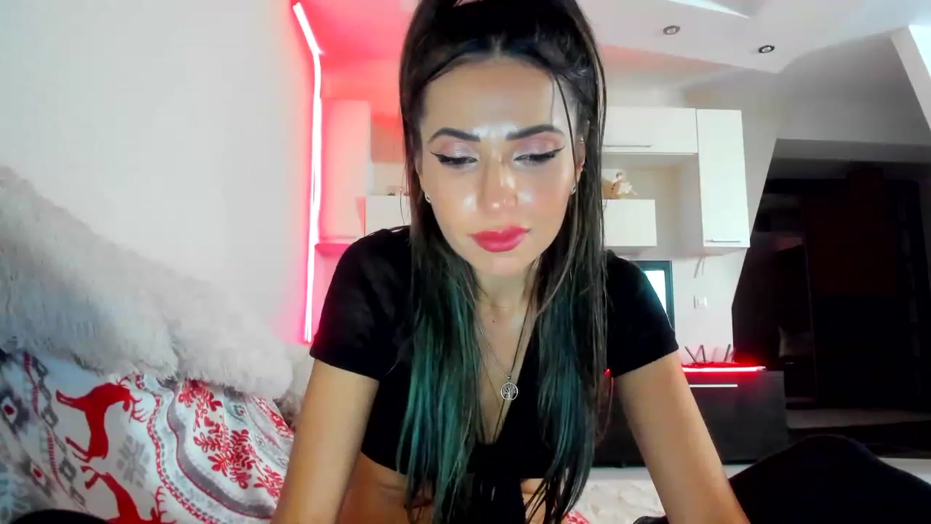Gallery image thumbnail from SmileyTinaa's myfreecams stream on, 12/20/2022, 01:52 image 18 of 20