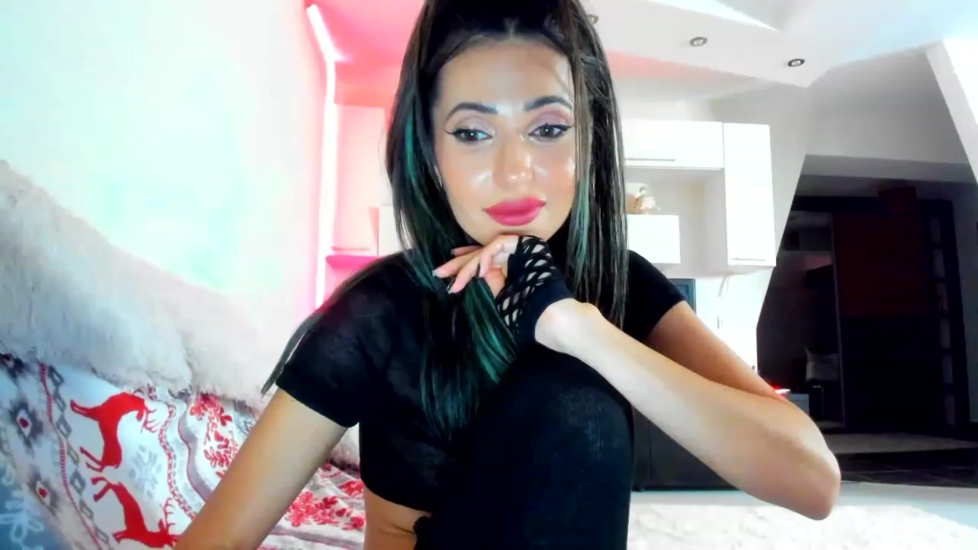 Gallery image thumbnail from SmileyTinaa's myfreecams stream on, 12/20/2022, 02:37 image 12 of 20