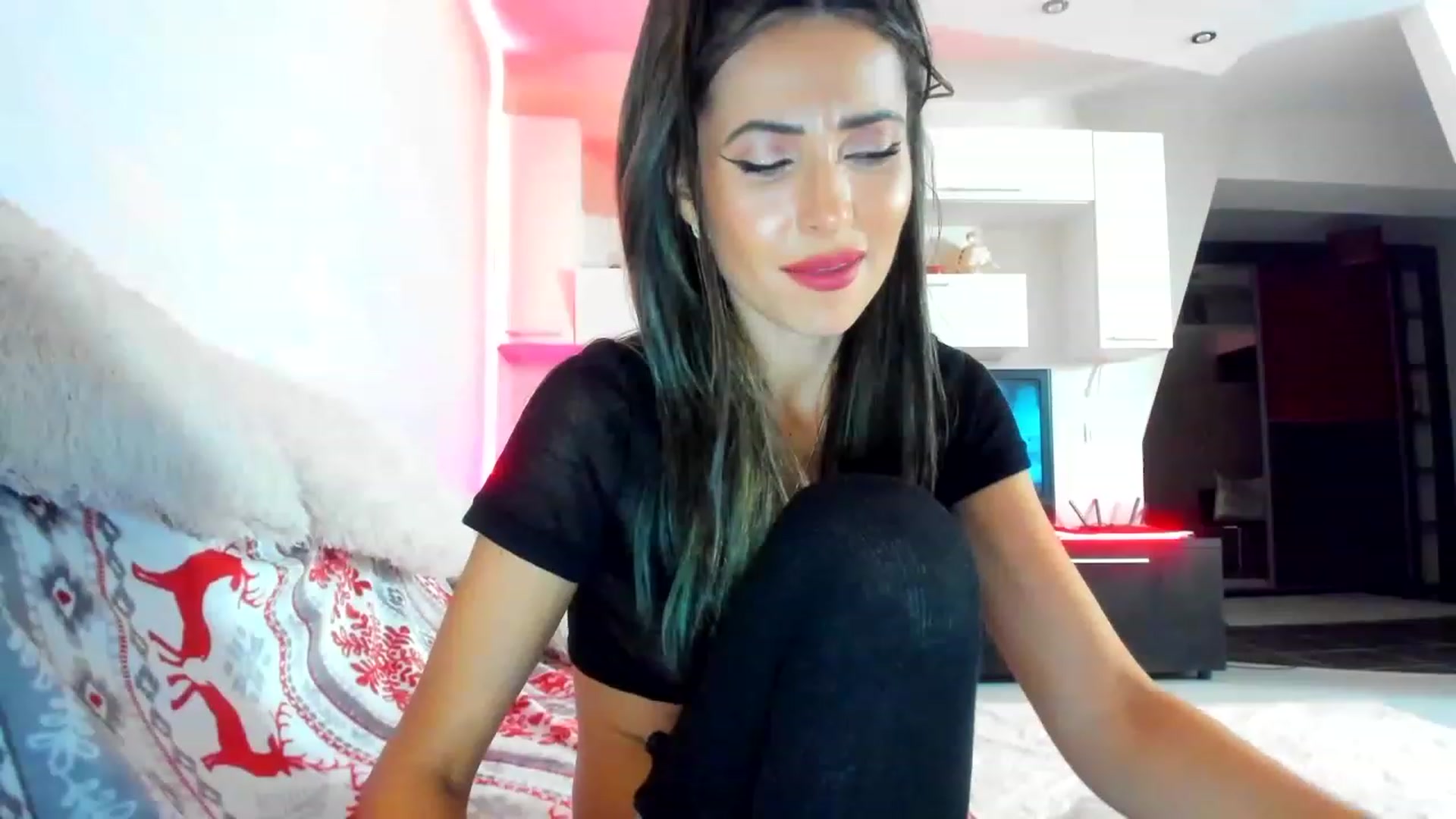 Gallery image thumbnail from SmileyTinaa's myfreecams stream on, 12/20/2022, 02:37 image 14 of 20