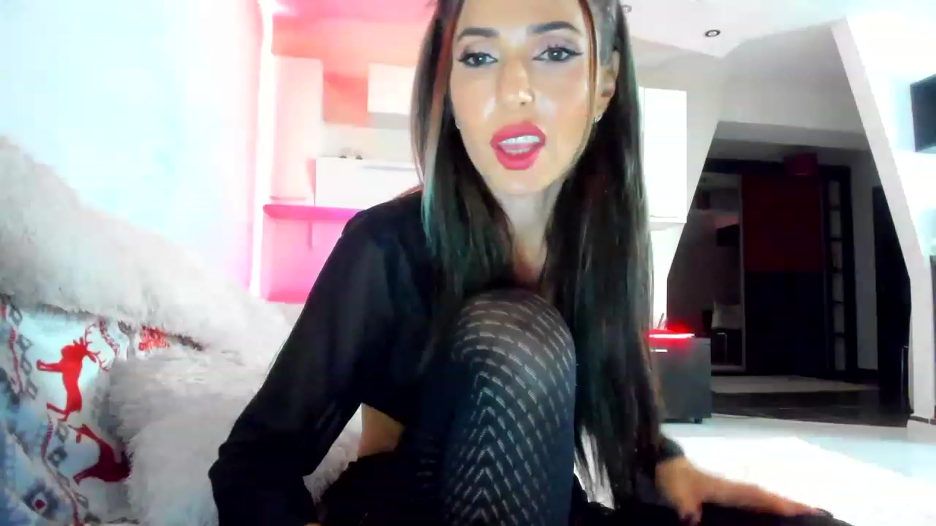 Gallery image thumbnail from SmileyTinaa's myfreecams stream on, 12/20/2022, 23:50 image 14 of 20