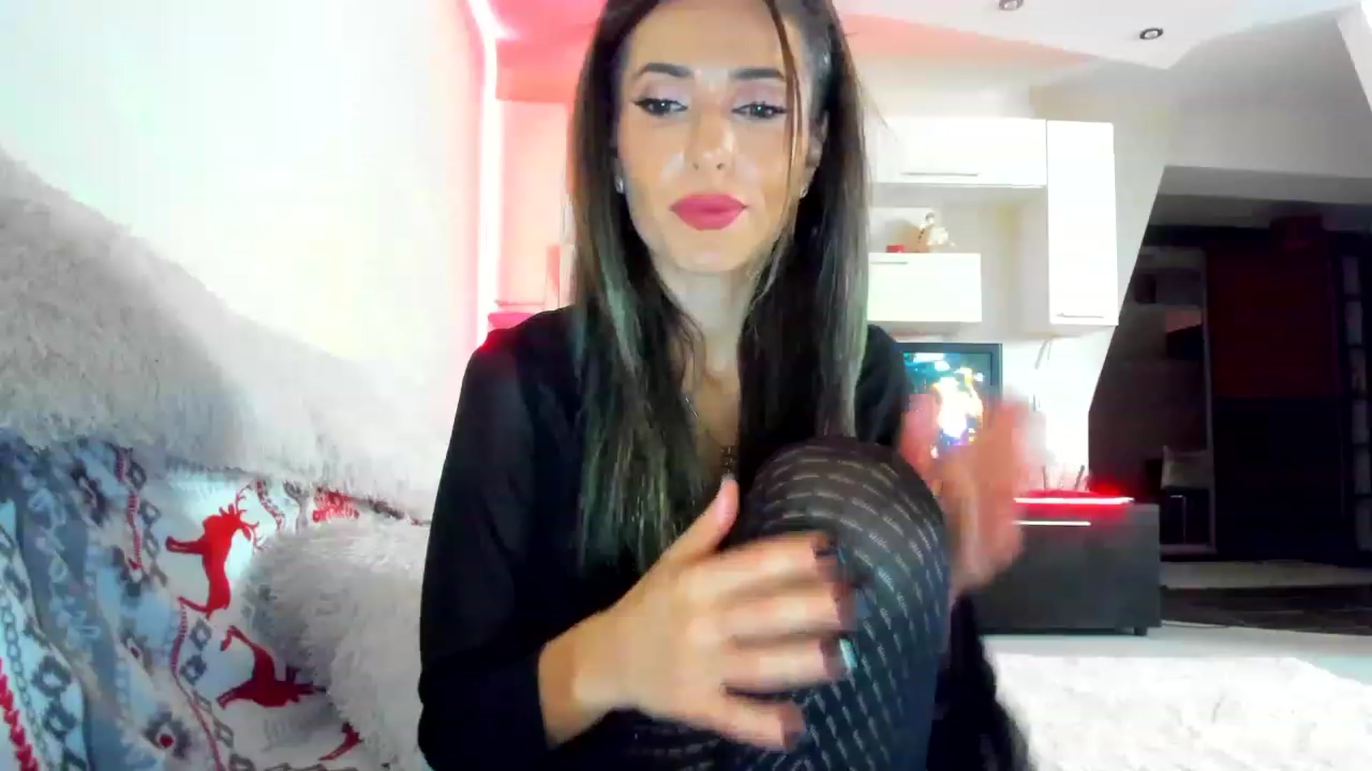 Gallery image thumbnail from SmileyTinaa's myfreecams stream on, 12/20/2022, 23:50 image 19 of 20