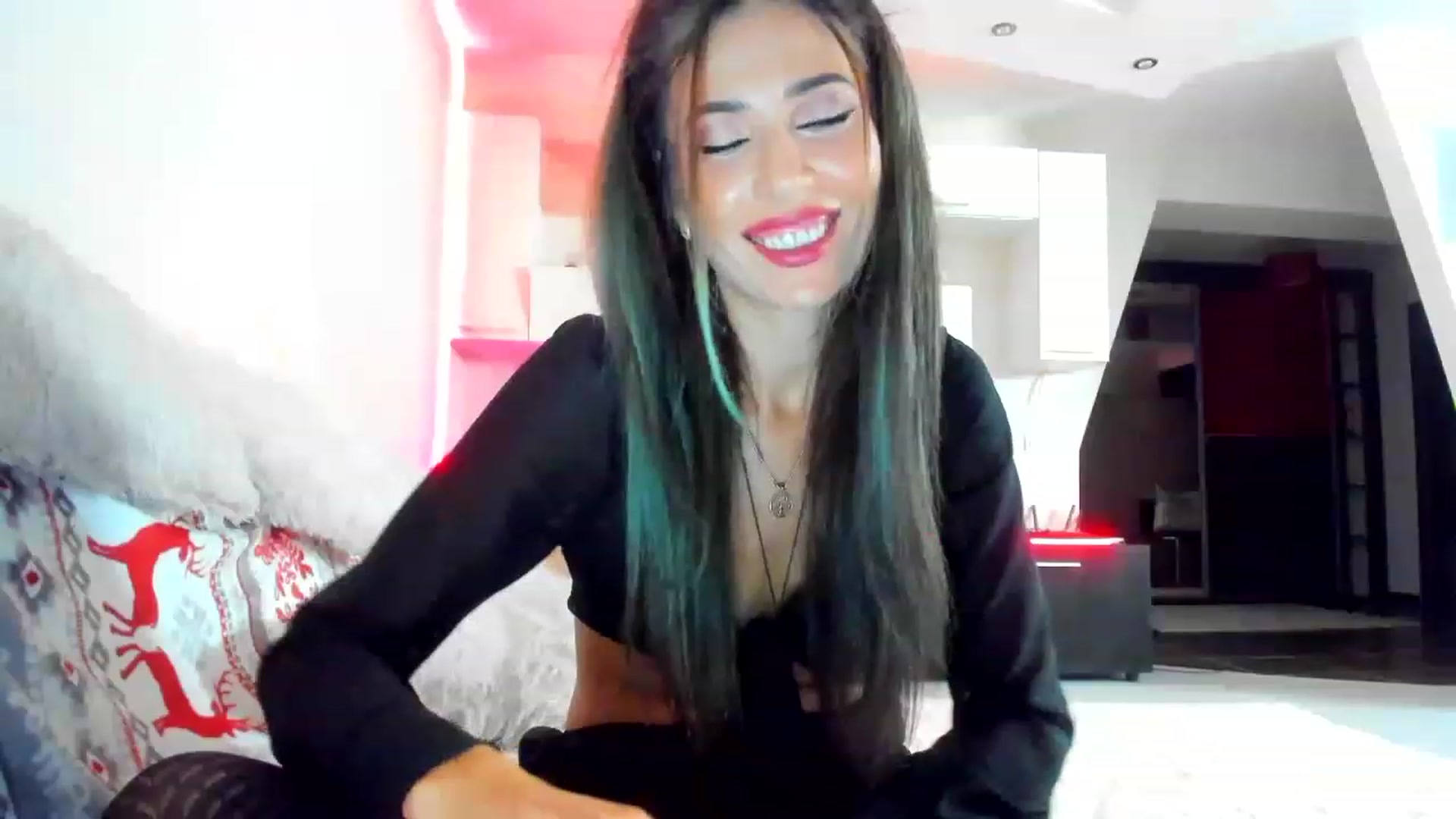 Gallery image thumbnail from SmileyTinaa's myfreecams stream on, 12/20/2022, 23:50 image 5 of 20