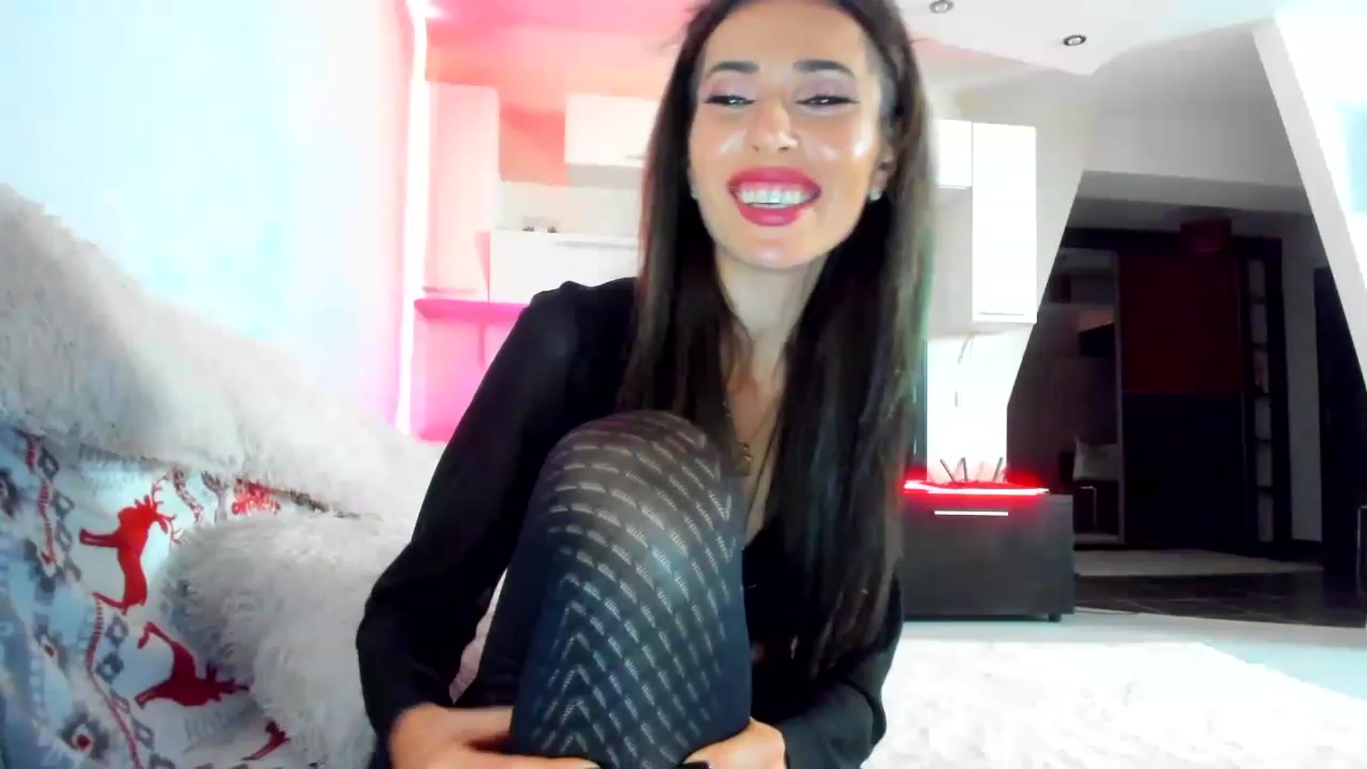 Gallery image thumbnail from SmileyTinaa's myfreecams stream on, 12/20/2022, 23:50 image 18 of 20