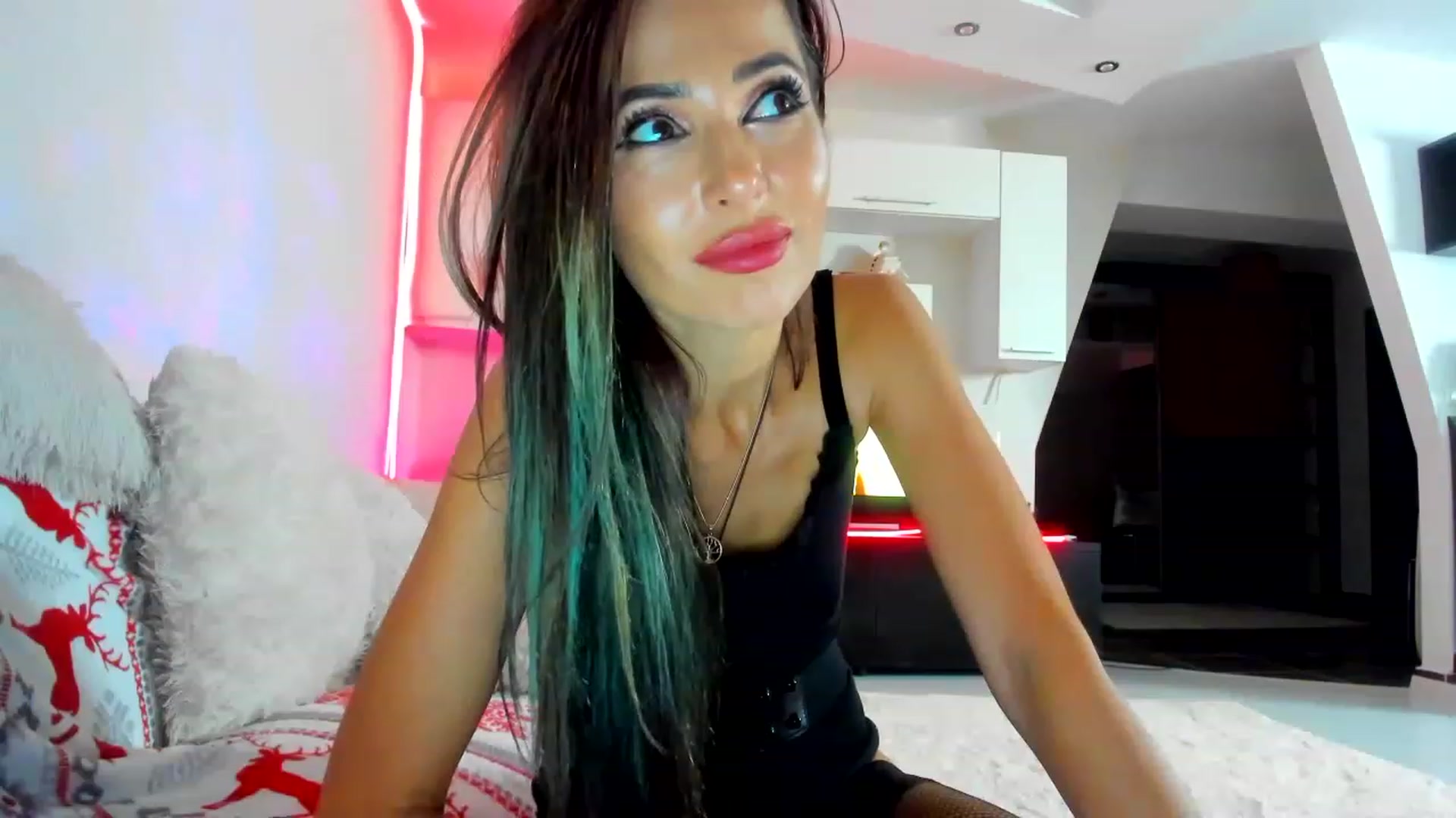 Gallery image thumbnail from SmileyTinaa's myfreecams stream on, 12/22/2022, 01:07 image 3 of 20