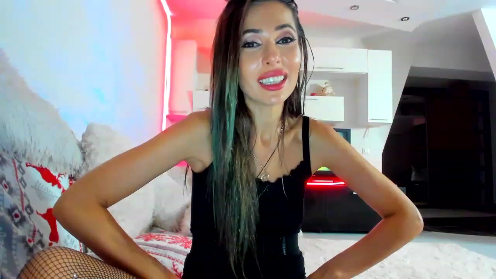 Gallery image thumbnail from SmileyTinaa's myfreecams stream on, 12/22/2022, 01:07 image 2 of 20