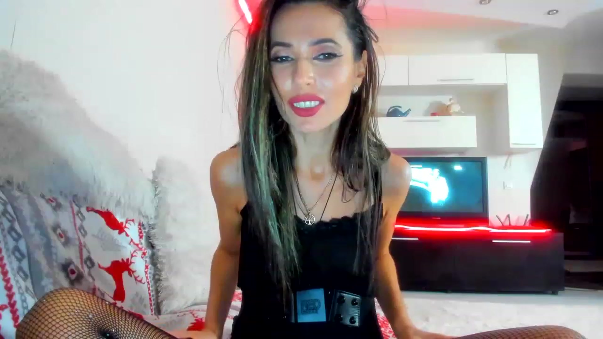 Gallery image thumbnail from SmileyTinaa's myfreecams stream on, 12/22/2022, 04:35 image 8 of 20