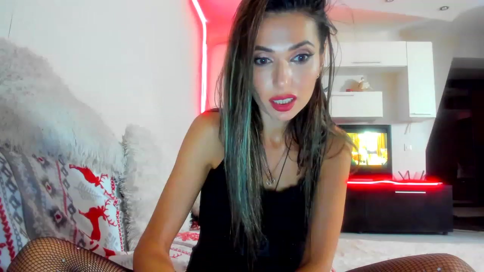 Gallery image thumbnail from SmileyTinaa's myfreecams stream on, 12/22/2022, 04:35 image 9 of 20