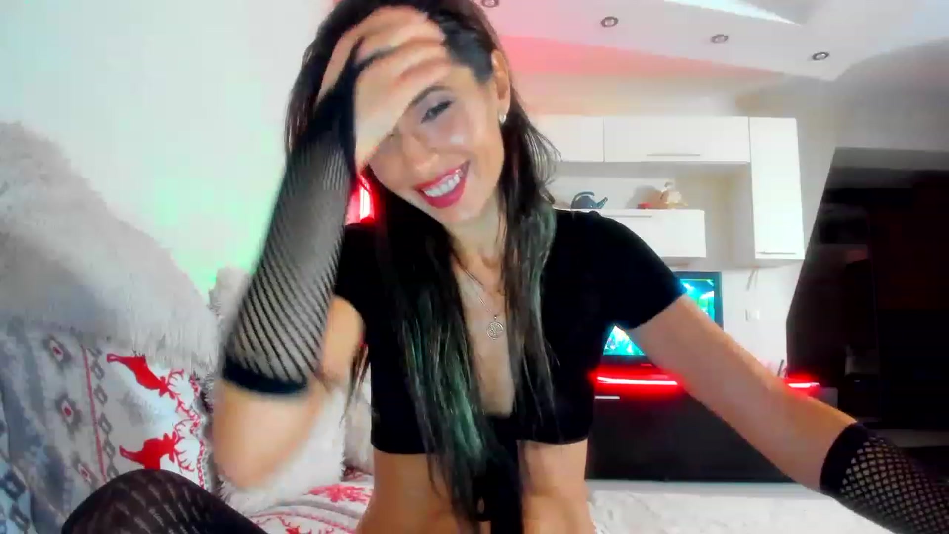 Gallery image thumbnail from SmileyTinaa's myfreecams stream on, 12/22/2022, 23:53 image 16 of 20