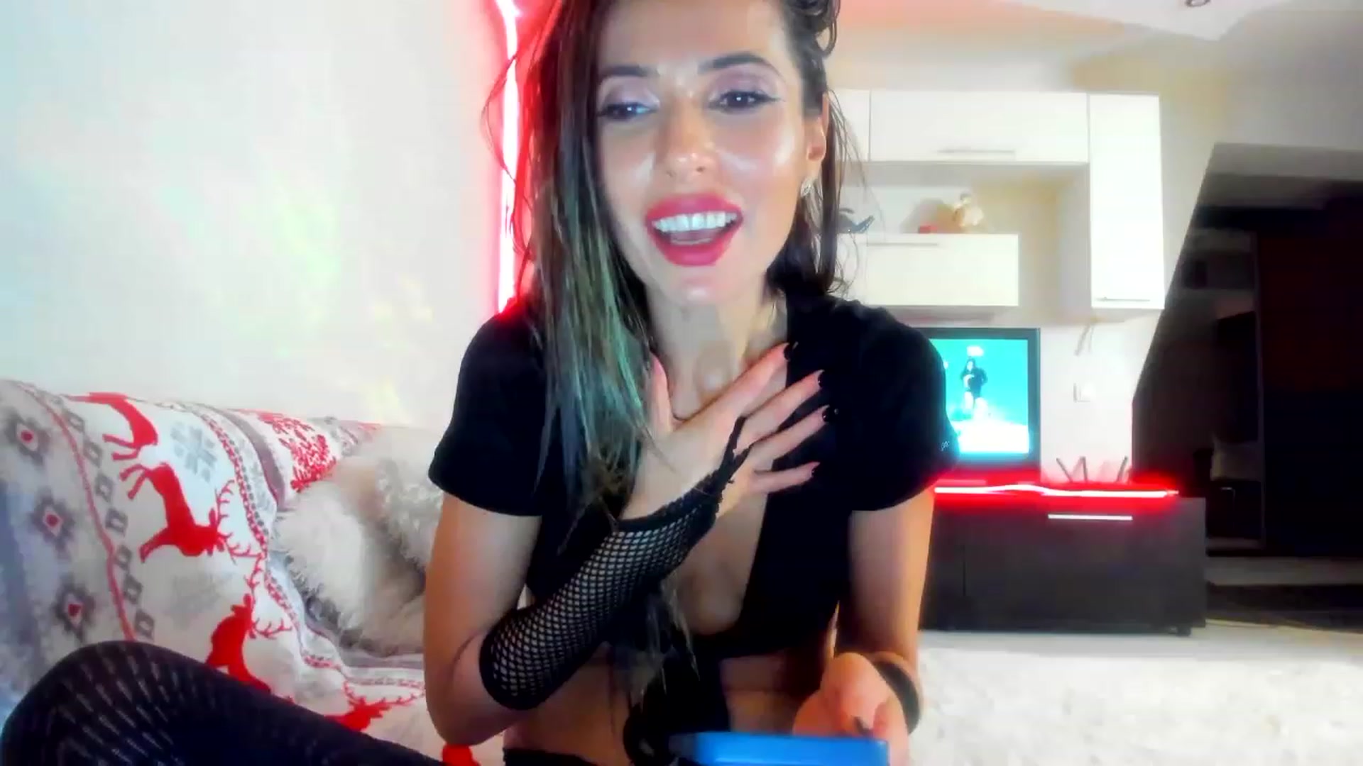 Gallery image thumbnail from SmileyTinaa's myfreecams stream on, 12/23/2022, 06:15 image 19 of 20