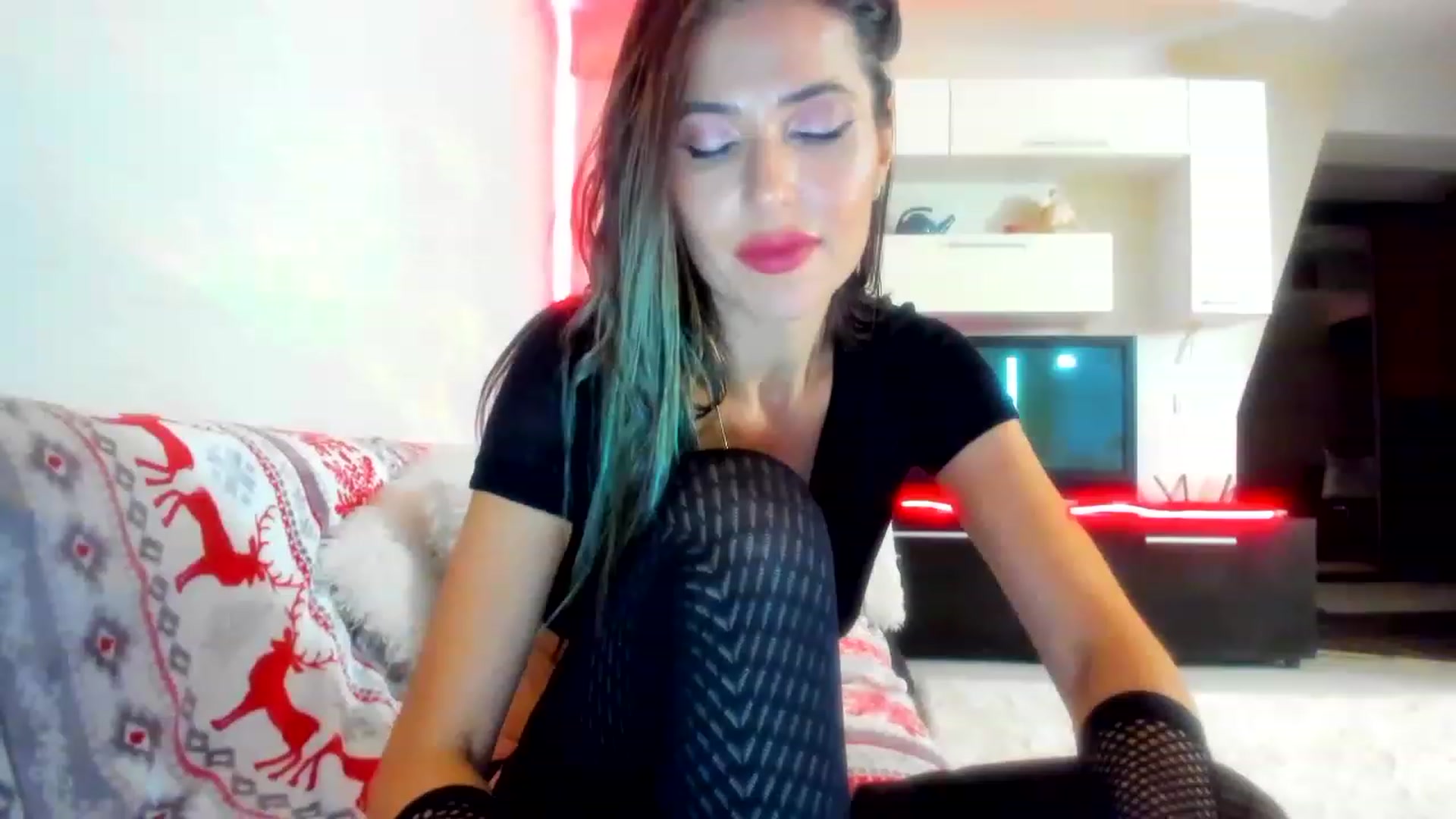 Gallery image thumbnail from SmileyTinaa's myfreecams stream on, 12/23/2022, 06:15 image 16 of 20