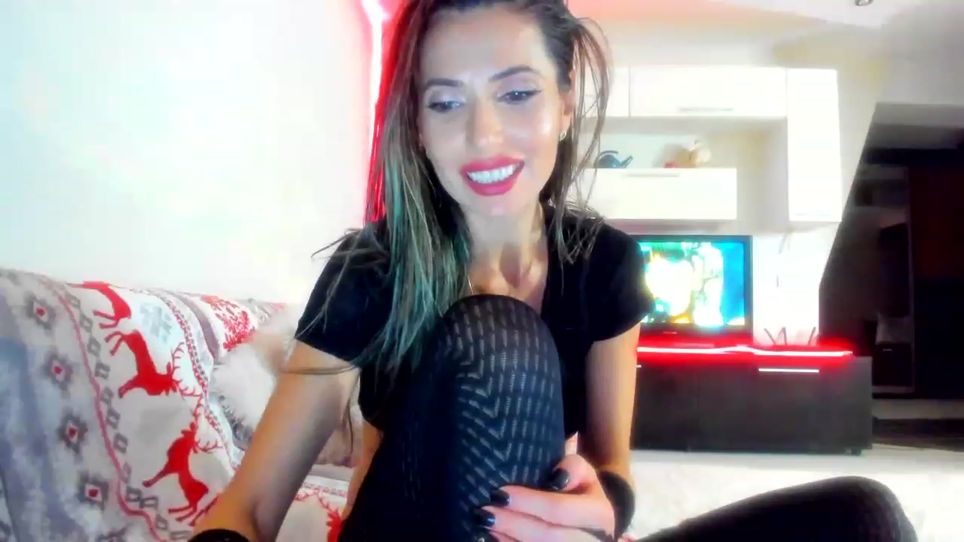 Gallery image thumbnail from SmileyTinaa's myfreecams stream on, 12/23/2022, 06:15 image 17 of 20