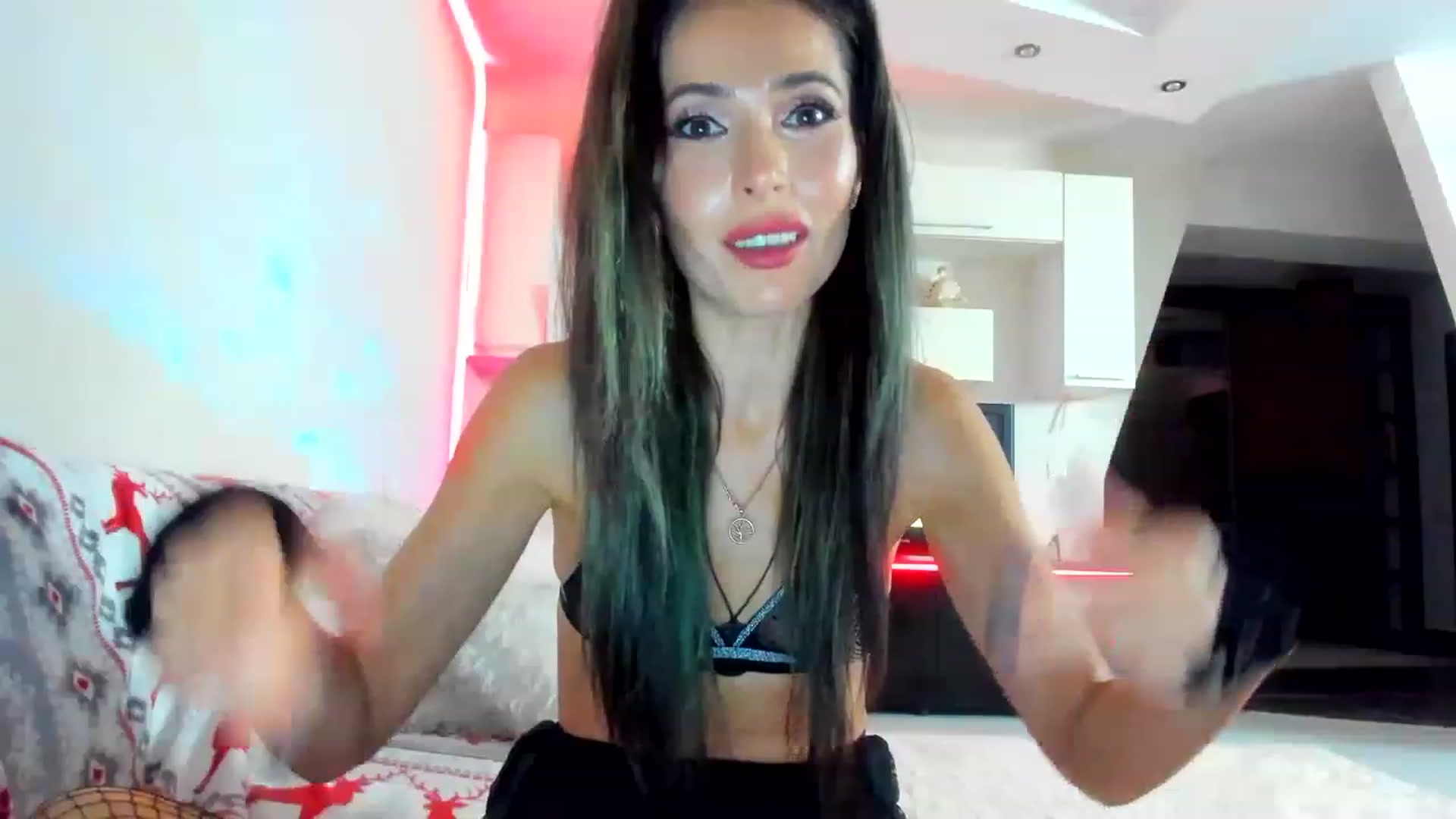 Gallery image thumbnail from SmileyTinaa's myfreecams stream on, 12/24/2022, 24:06 image 5 of 20