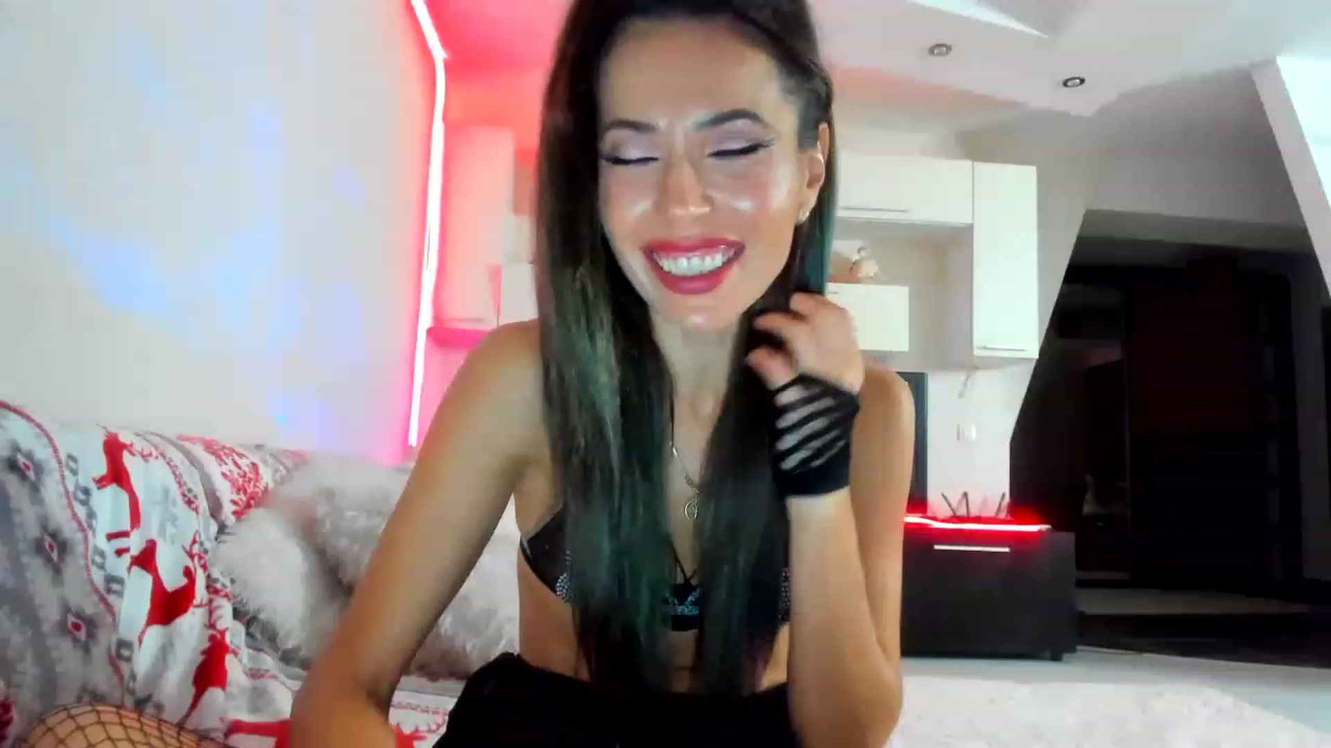 Gallery image thumbnail from SmileyTinaa's myfreecams stream on, 12/24/2022, 24:06 image 4 of 20