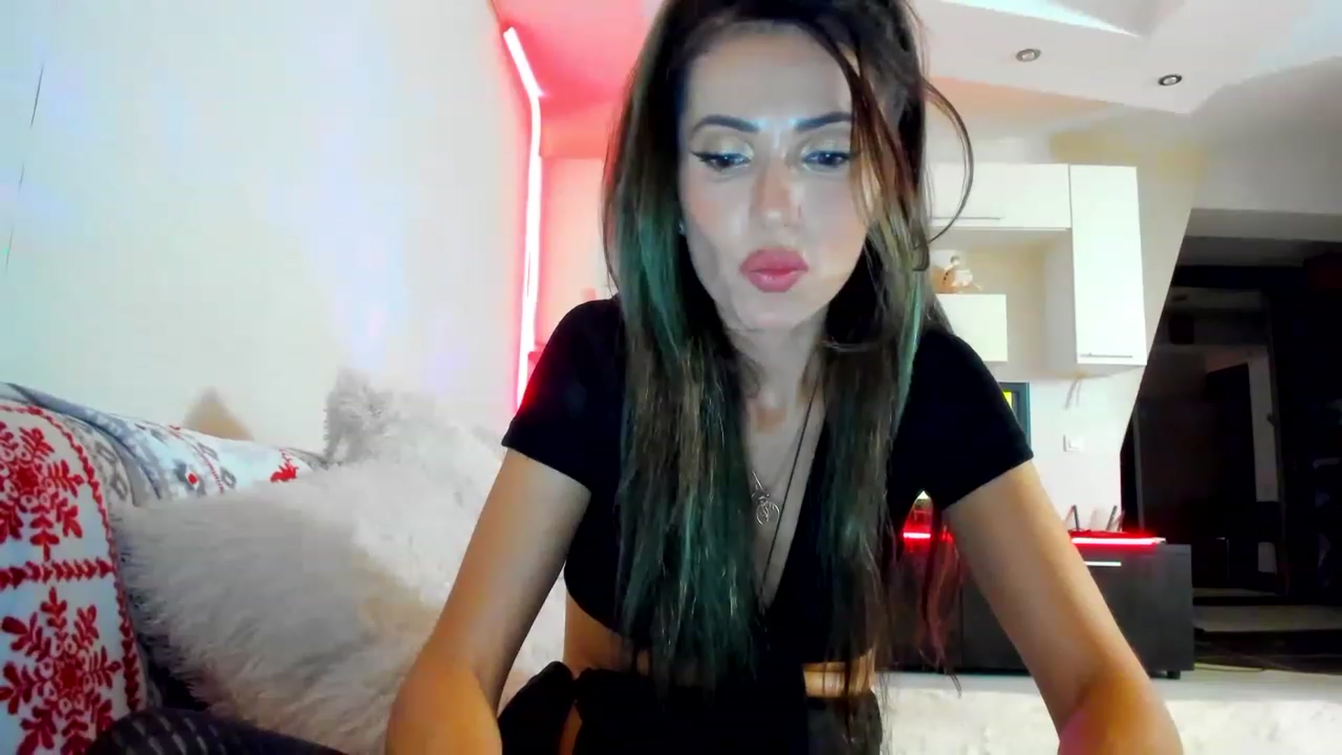 Gallery image thumbnail from SmileyTinaa's myfreecams stream on, 01/09/2023, 22:34 image 13 of 20