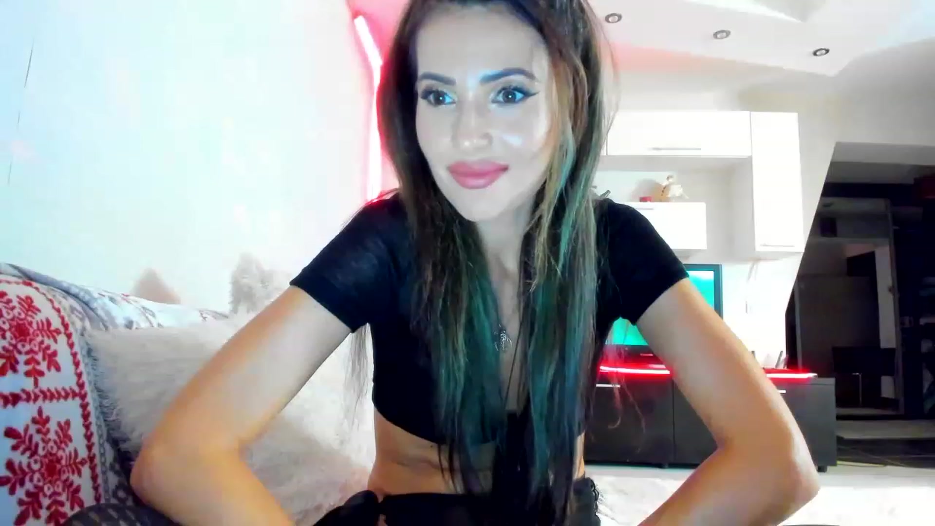 Gallery image thumbnail from SmileyTinaa's myfreecams stream on, 01/09/2023, 22:34 image 4 of 20