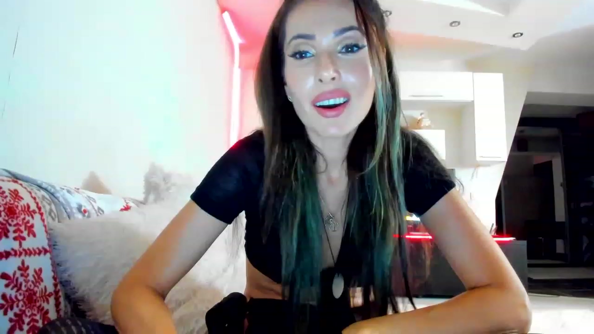 Gallery image thumbnail from SmileyTinaa's myfreecams stream on, 01/09/2023, 22:34 image 5 of 20