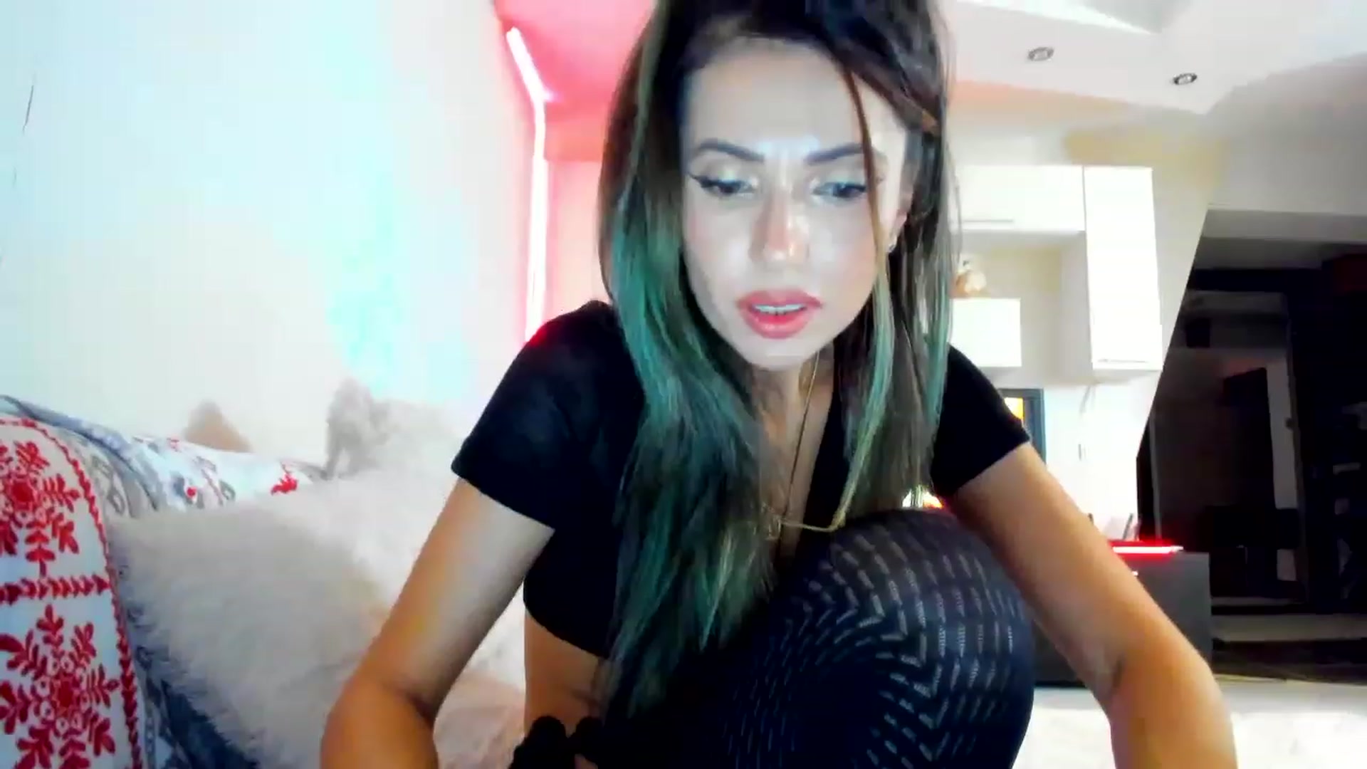 Gallery image thumbnail from SmileyTinaa's myfreecams stream on, 01/09/2023, 22:34 image 12 of 20