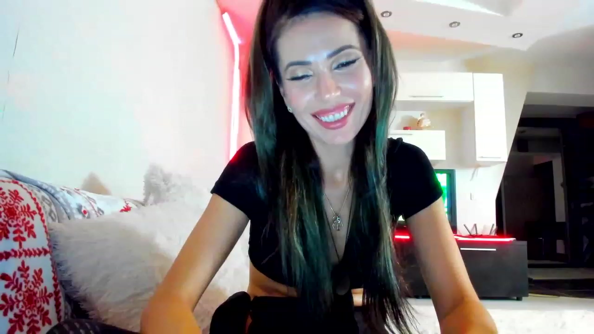 Gallery image thumbnail from SmileyTinaa's myfreecams stream on, 01/09/2023, 22:34 image 7 of 20