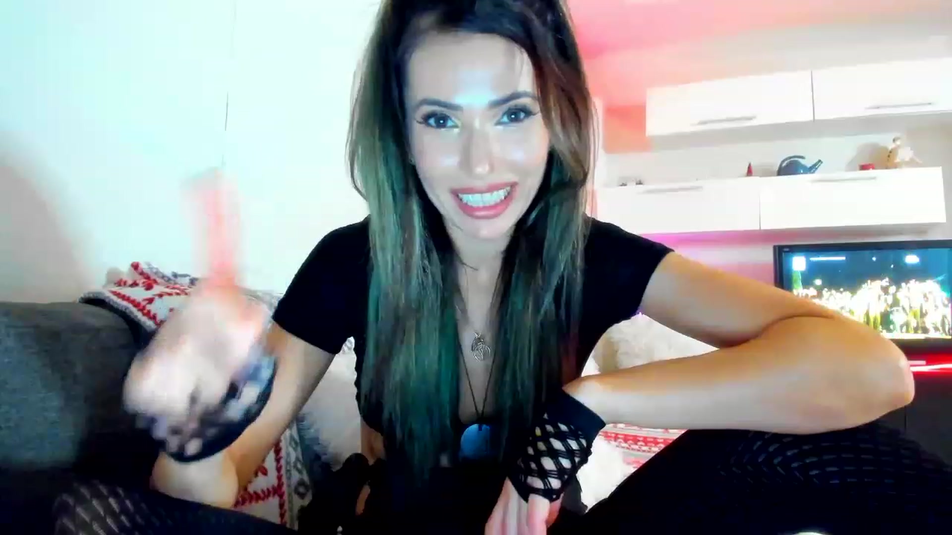 Gallery image thumbnail from SmileyTinaa's myfreecams stream on, 01/09/2023, 23:59 image 3 of 20