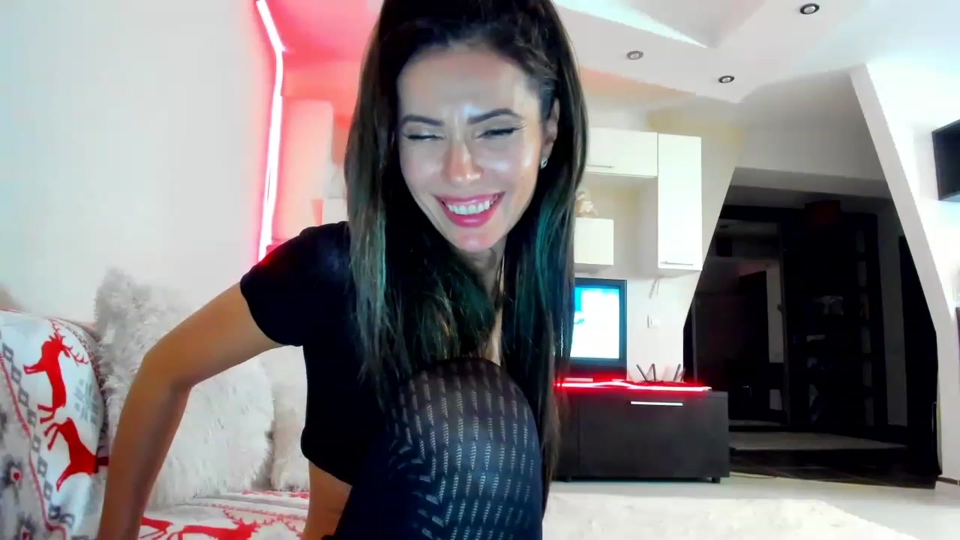 Gallery image thumbnail from SmileyTinaa's myfreecams stream on, 01/10/2023, 04:18 image 7 of 20