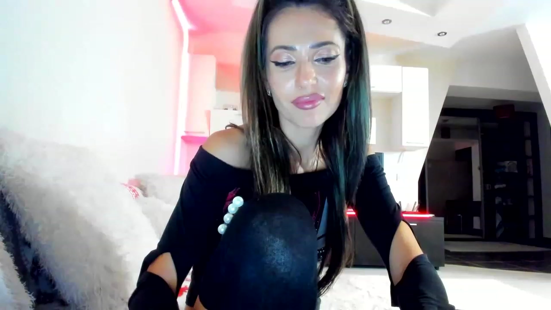 Gallery image thumbnail from SmileyTinaa's myfreecams stream on, 01/13/2023, 03:12 image 14 of 20