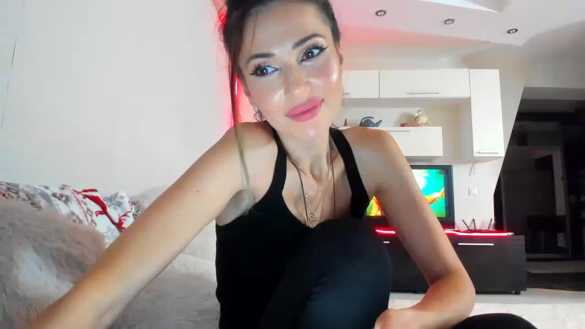 Gallery image thumbnail from SmileyTinaa's myfreecams stream on, 01/17/2023, 23:09 image 1 of 20