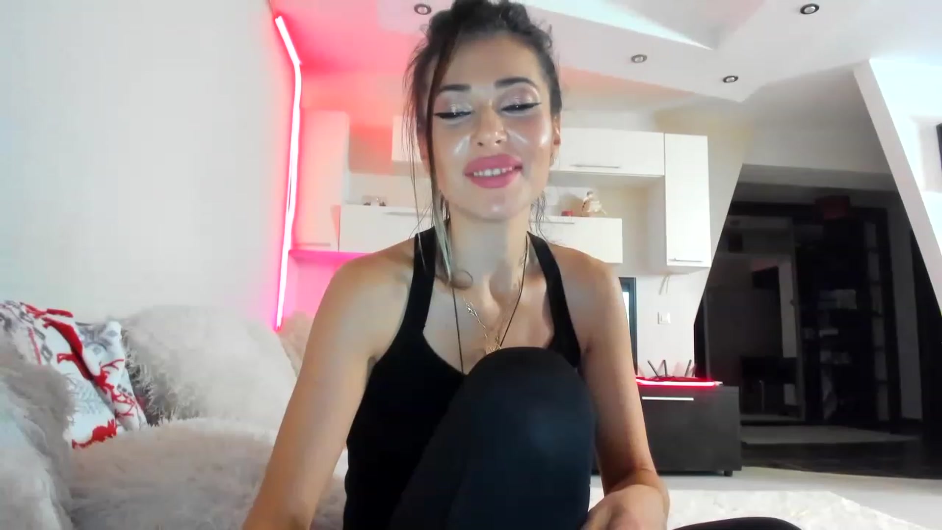 Gallery image thumbnail from SmileyTinaa's myfreecams stream on, 01/17/2023, 23:09 image 14 of 20