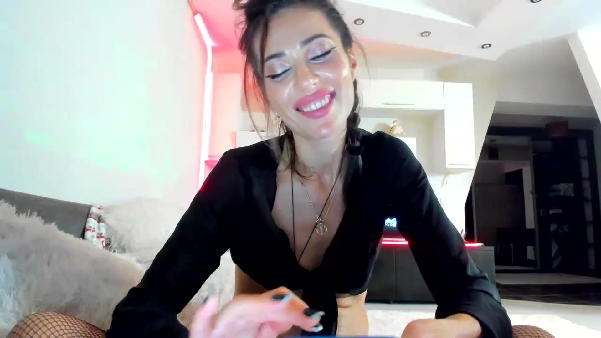 Gallery image thumbnail from SmileyTinaa's myfreecams stream on, 01/18/2023, 05:49 image 9 of 20