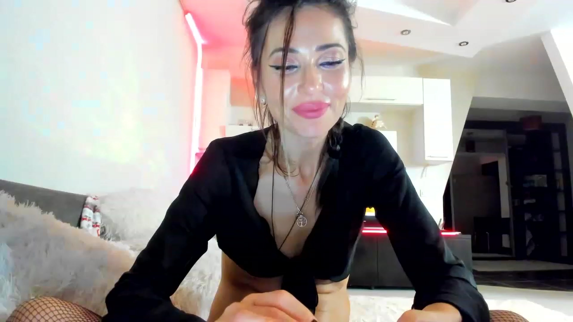 Gallery image thumbnail from SmileyTinaa's myfreecams stream on, 01/18/2023, 05:49 image 8 of 20