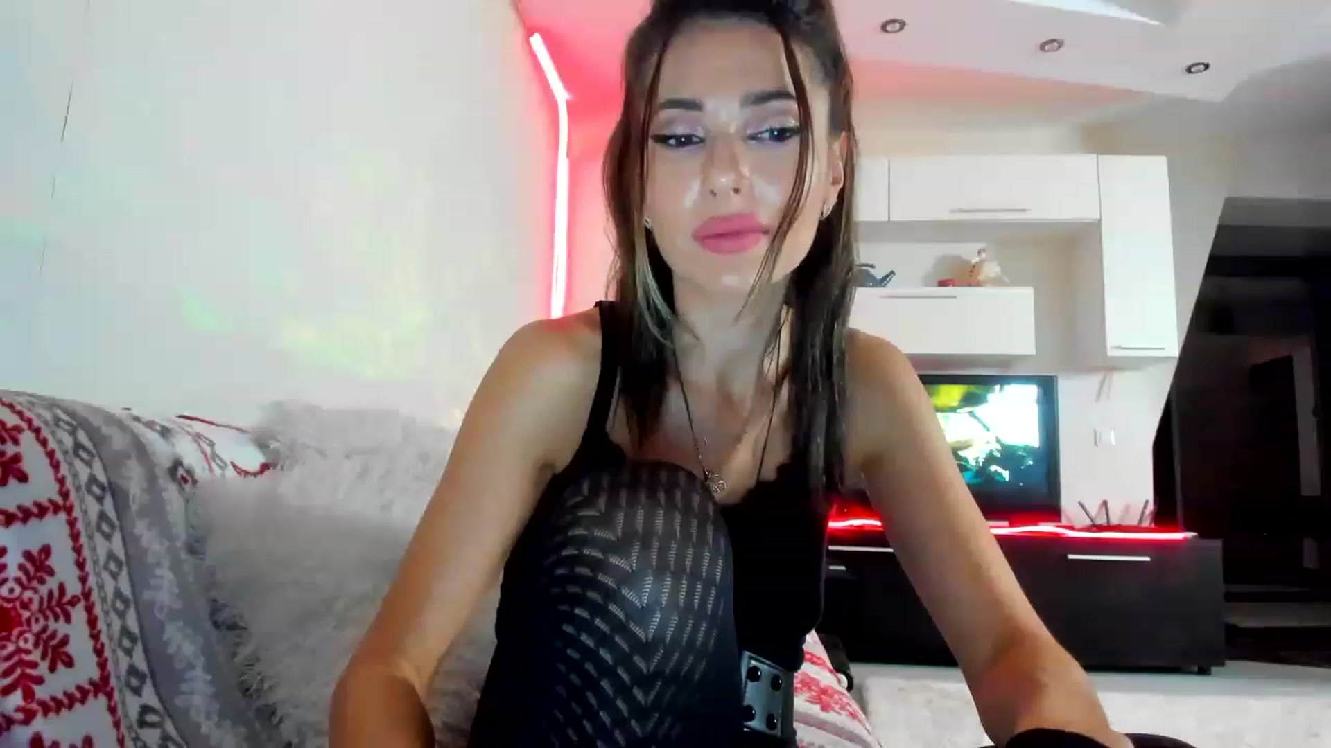 Gallery image thumbnail from SmileyTinaa's myfreecams stream on, 01/18/2023, 22:49 image 17 of 20