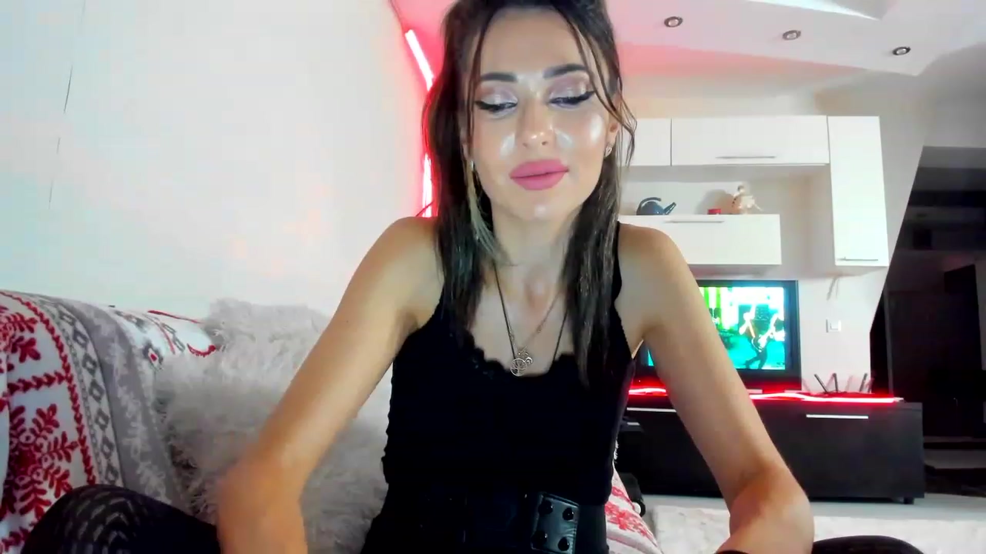 Gallery image thumbnail from SmileyTinaa's myfreecams stream on, 01/18/2023, 22:49 image 18 of 20