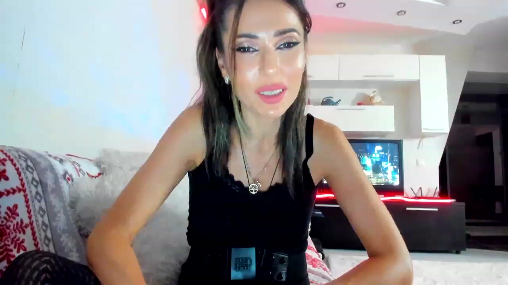 Gallery image thumbnail from SmileyTinaa's myfreecams stream on, 01/18/2023, 22:49 image 14 of 20