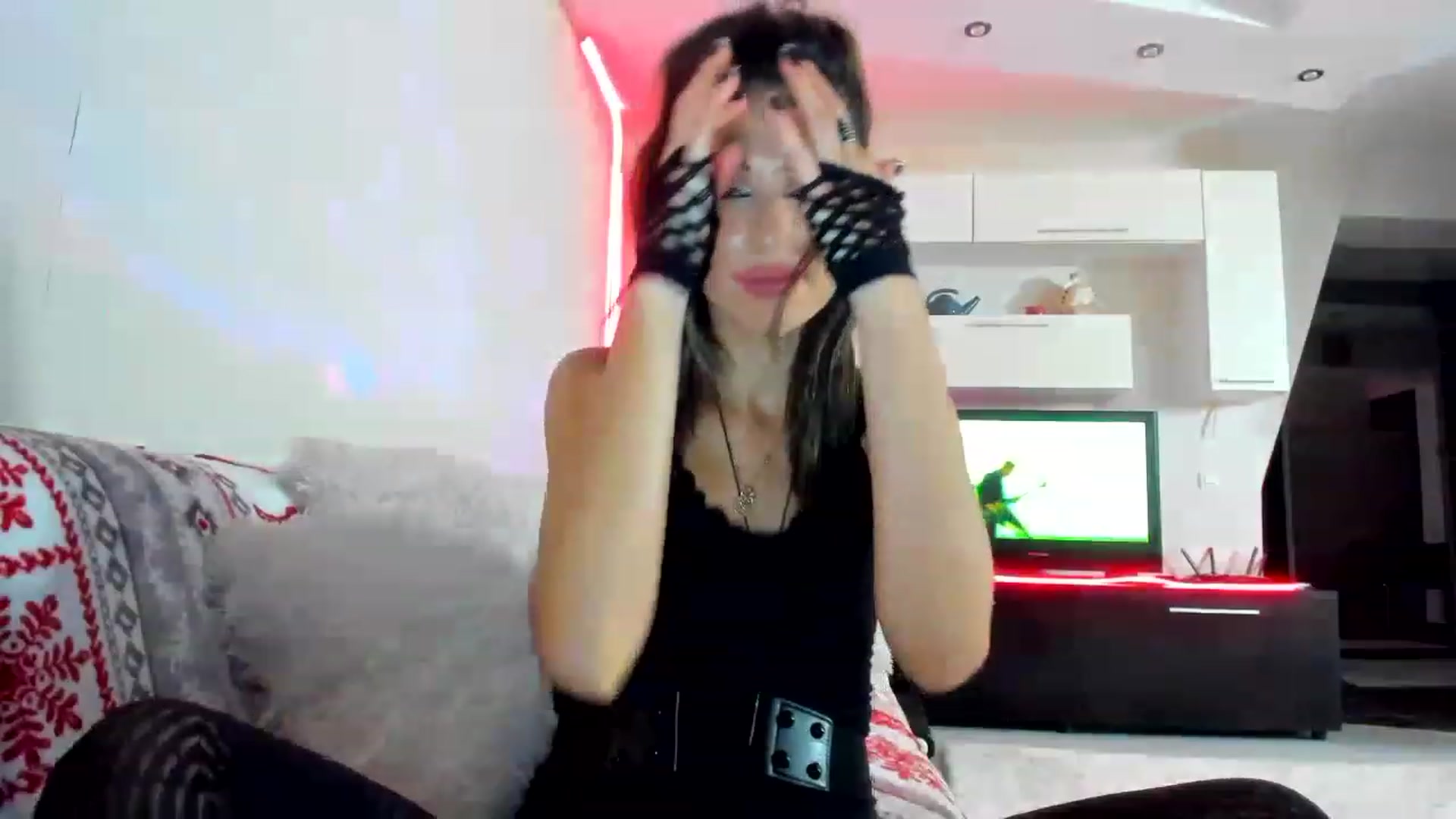 Gallery image thumbnail from SmileyTinaa's myfreecams stream on, 01/18/2023, 22:49 image 16 of 20