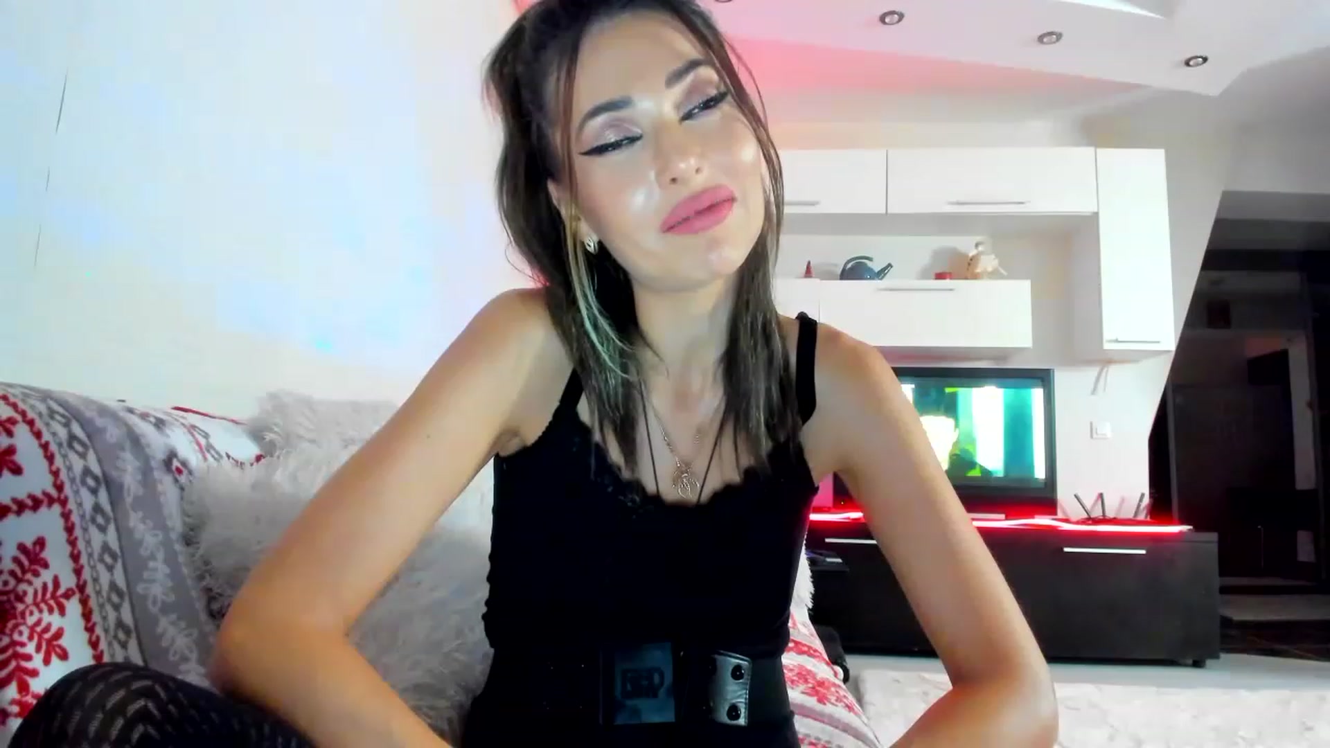 Gallery image thumbnail from SmileyTinaa's myfreecams stream on, 01/18/2023, 22:49 image 10 of 20