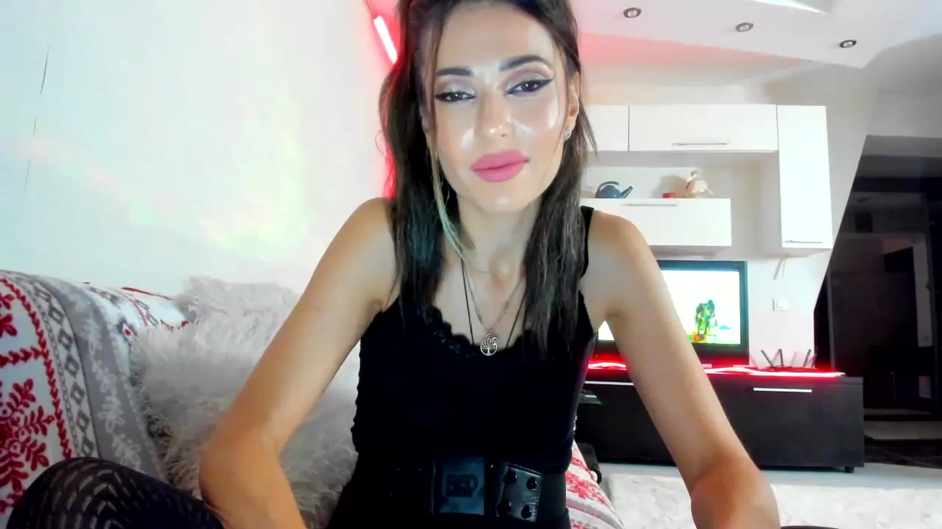 Gallery image thumbnail from SmileyTinaa's myfreecams stream on, 01/18/2023, 22:49 image 6 of 20