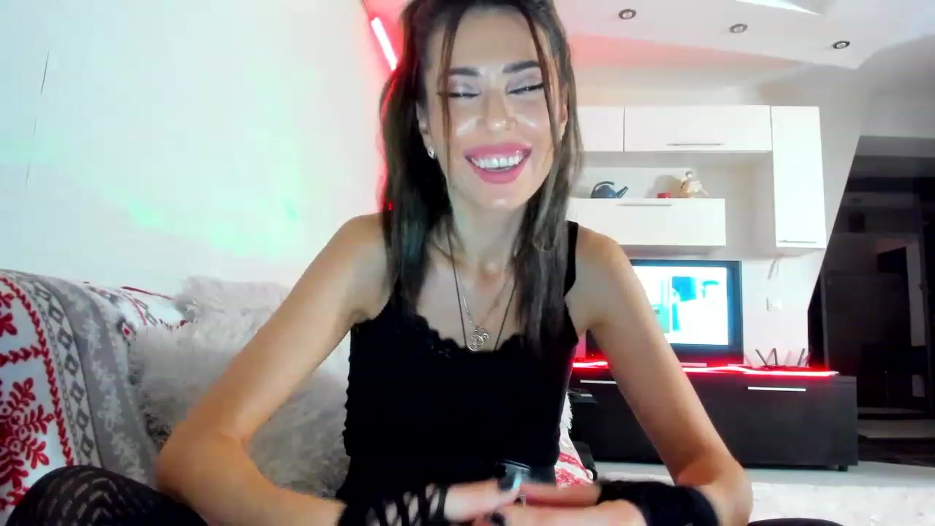 Gallery image thumbnail from SmileyTinaa's myfreecams stream on, 01/18/2023, 22:49 image 8 of 20