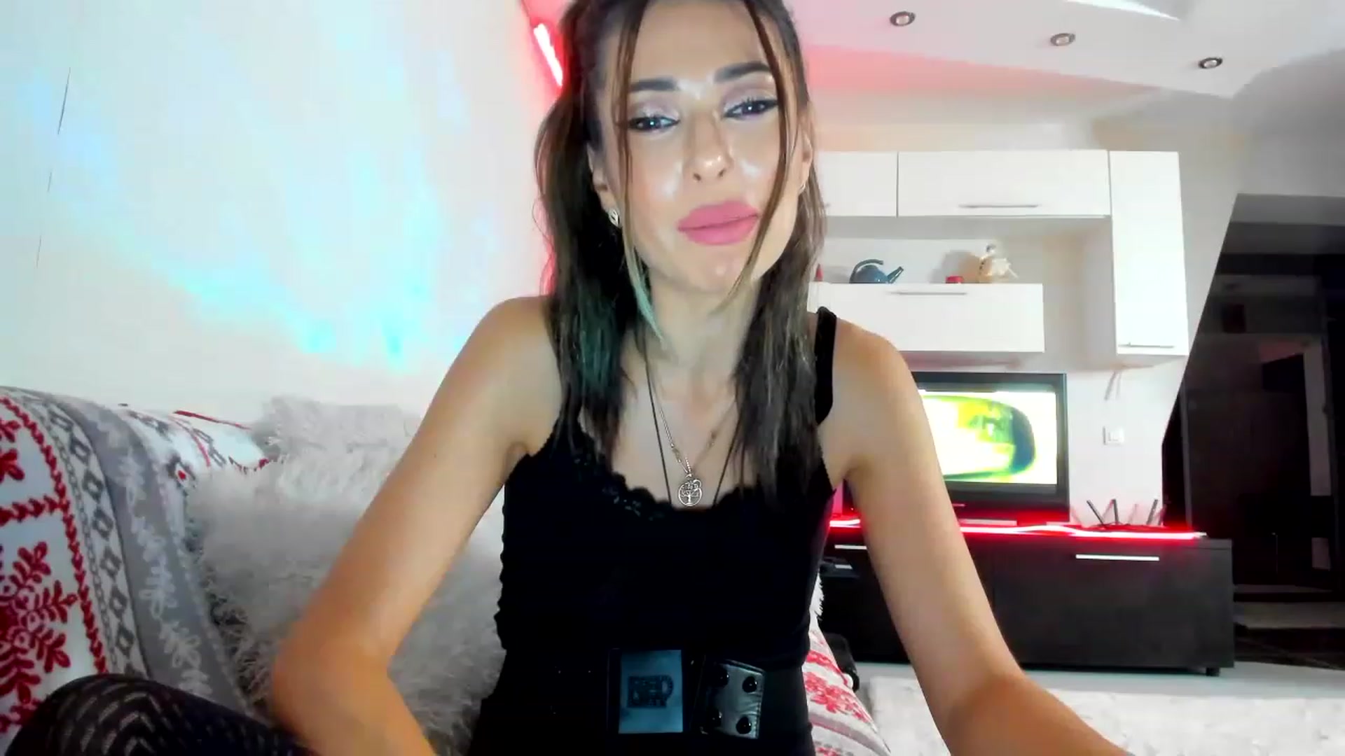 Gallery image thumbnail from SmileyTinaa's myfreecams stream on, 01/18/2023, 22:49 image 9 of 20