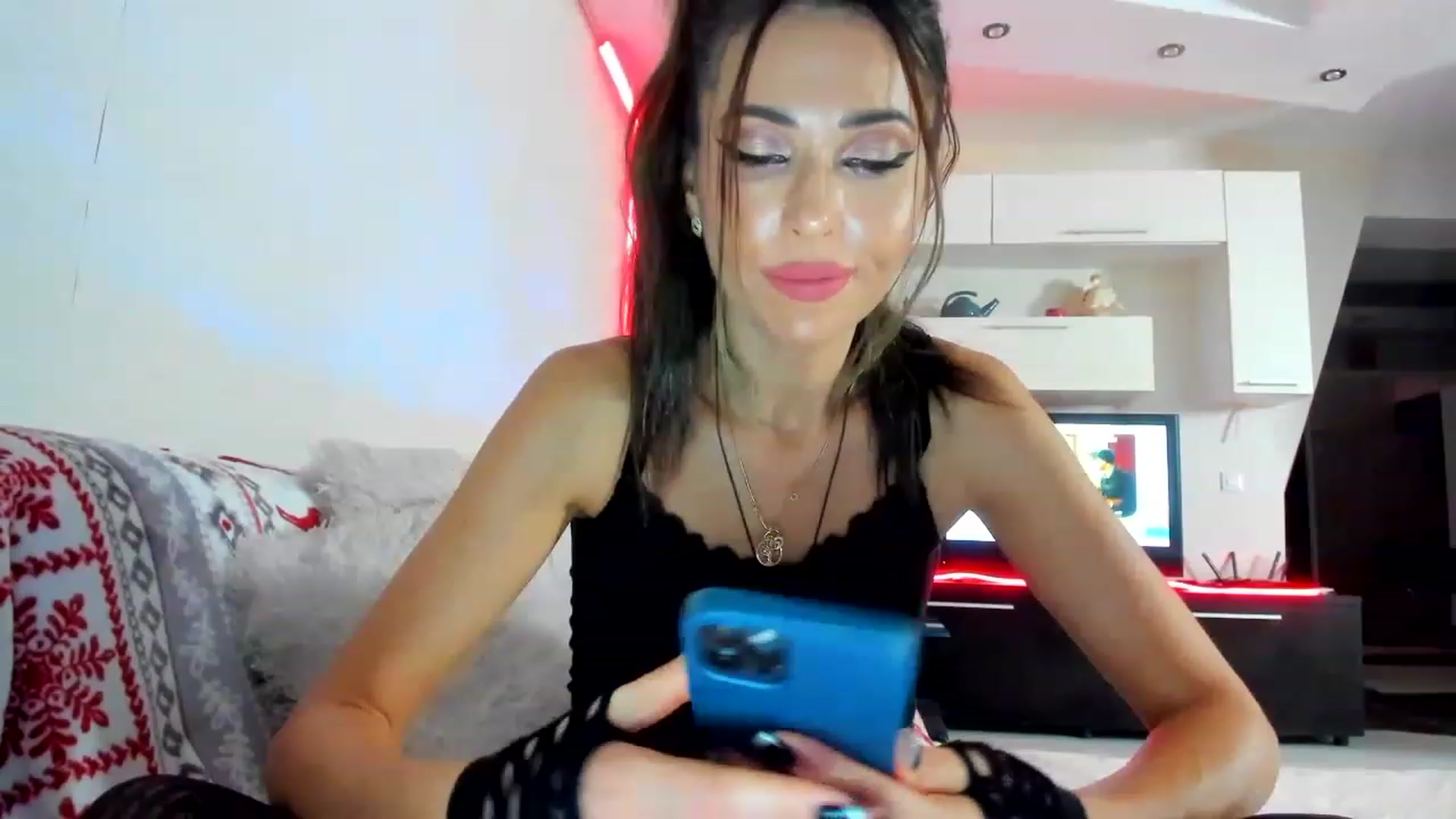 Gallery image thumbnail from SmileyTinaa's myfreecams stream on, 01/19/2023, 24:05 image 1 of 20