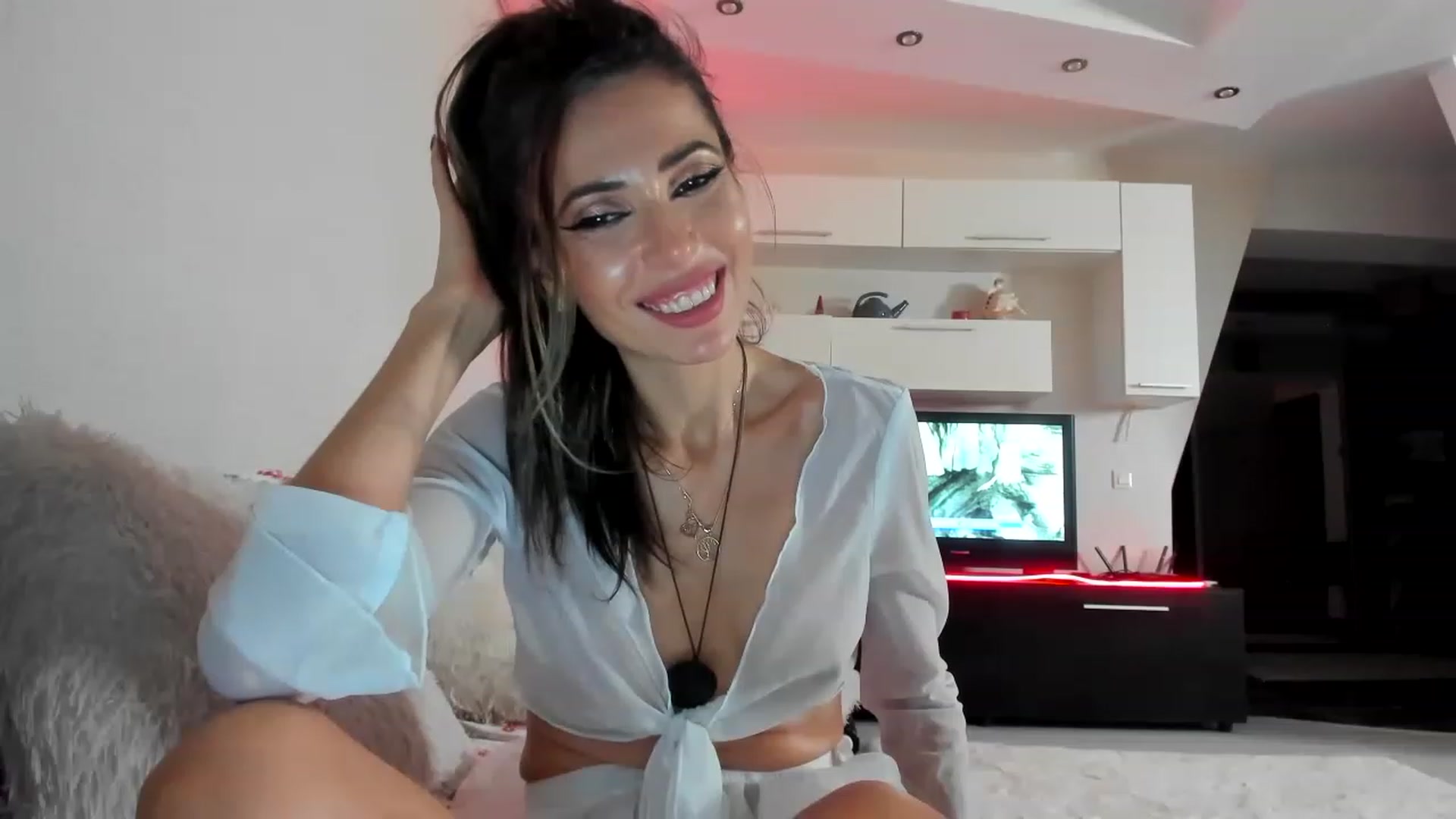 Gallery image thumbnail from SmileyTinaa's myfreecams stream on, 01/19/2023, 03:40 image 11 of 20