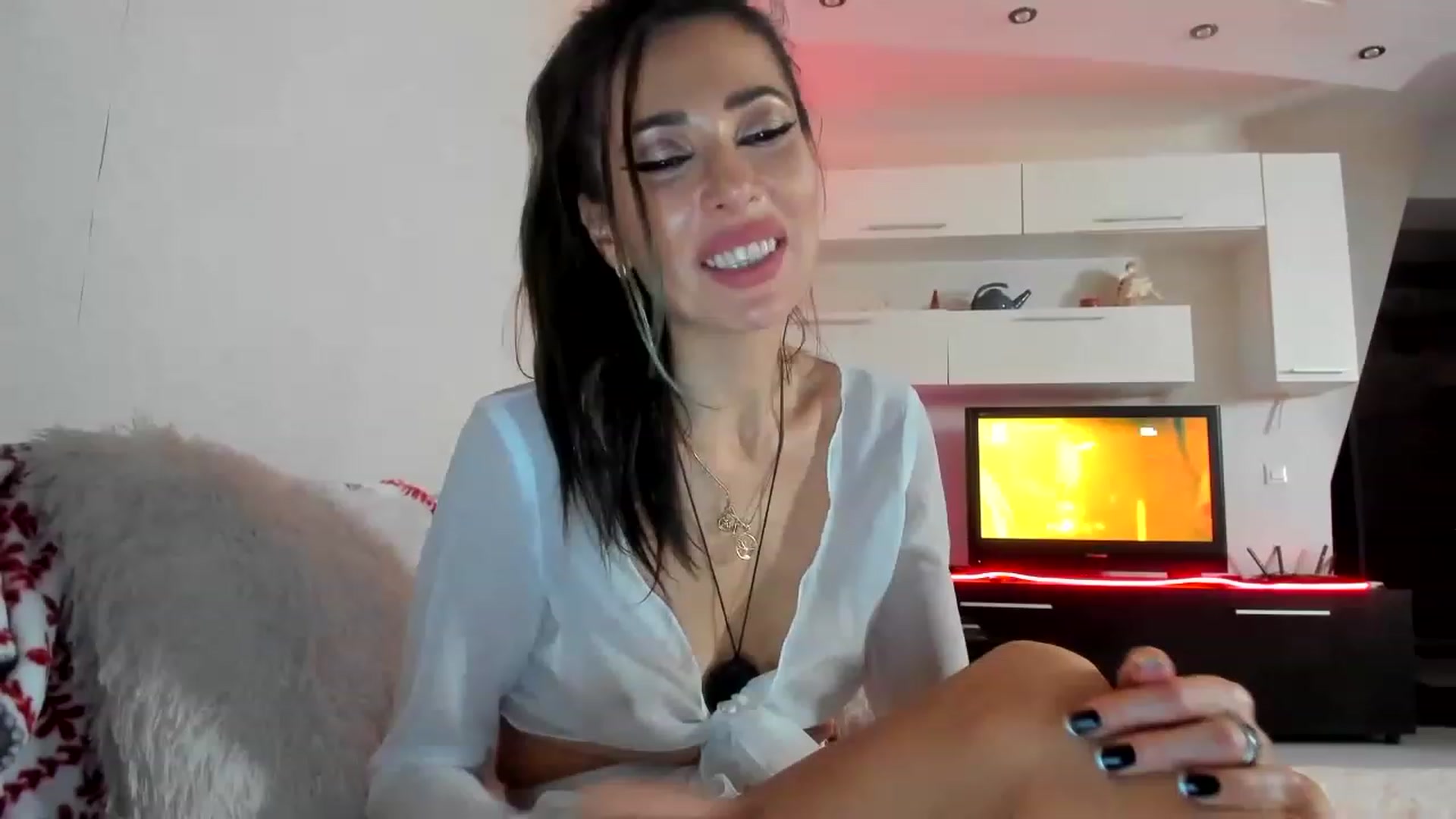 Gallery image thumbnail from SmileyTinaa's myfreecams stream on, 01/19/2023, 03:40 image 13 of 20