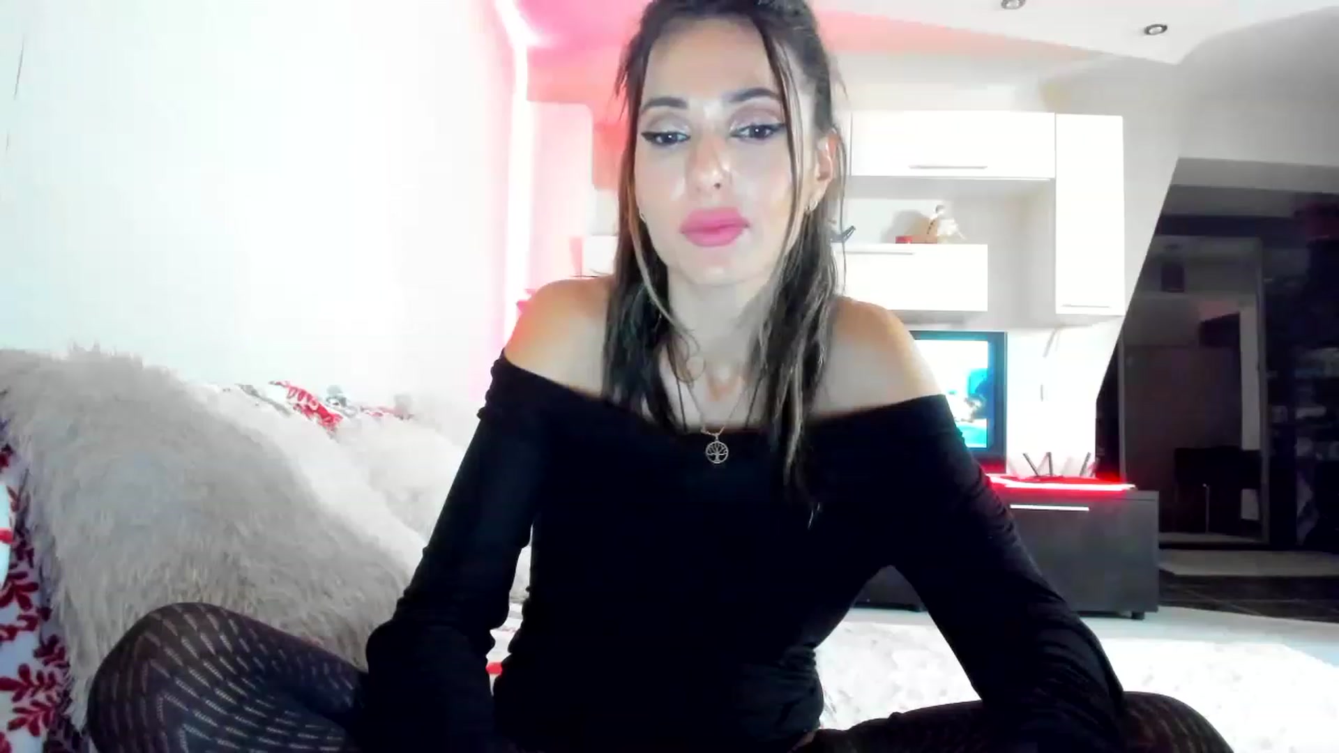 Gallery image thumbnail from SmileyTinaa's myfreecams stream on, 01/19/2023, 04:53 image 17 of 20