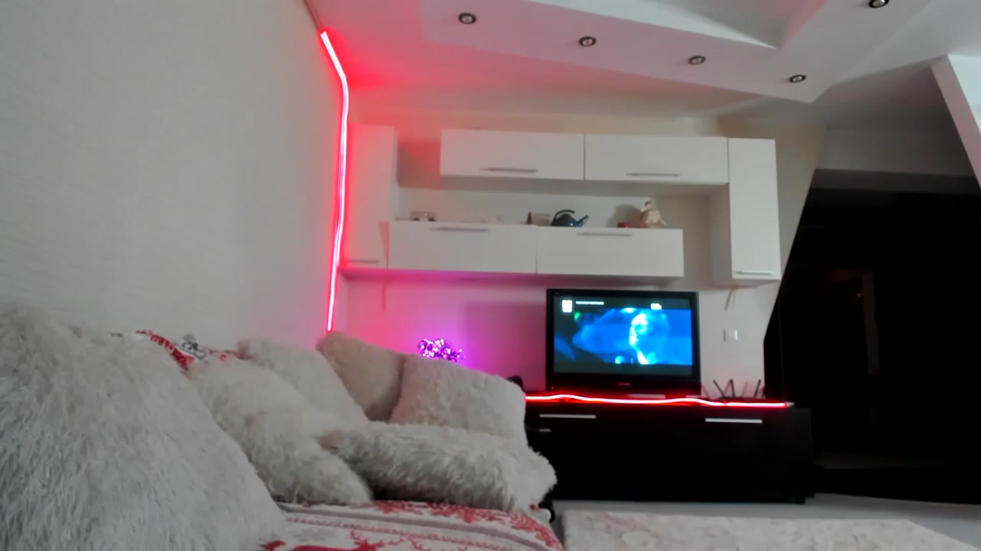 Gallery image thumbnail from SmileyTinaa's myfreecams stream on, 01/19/2023, 04:53 image 5 of 20