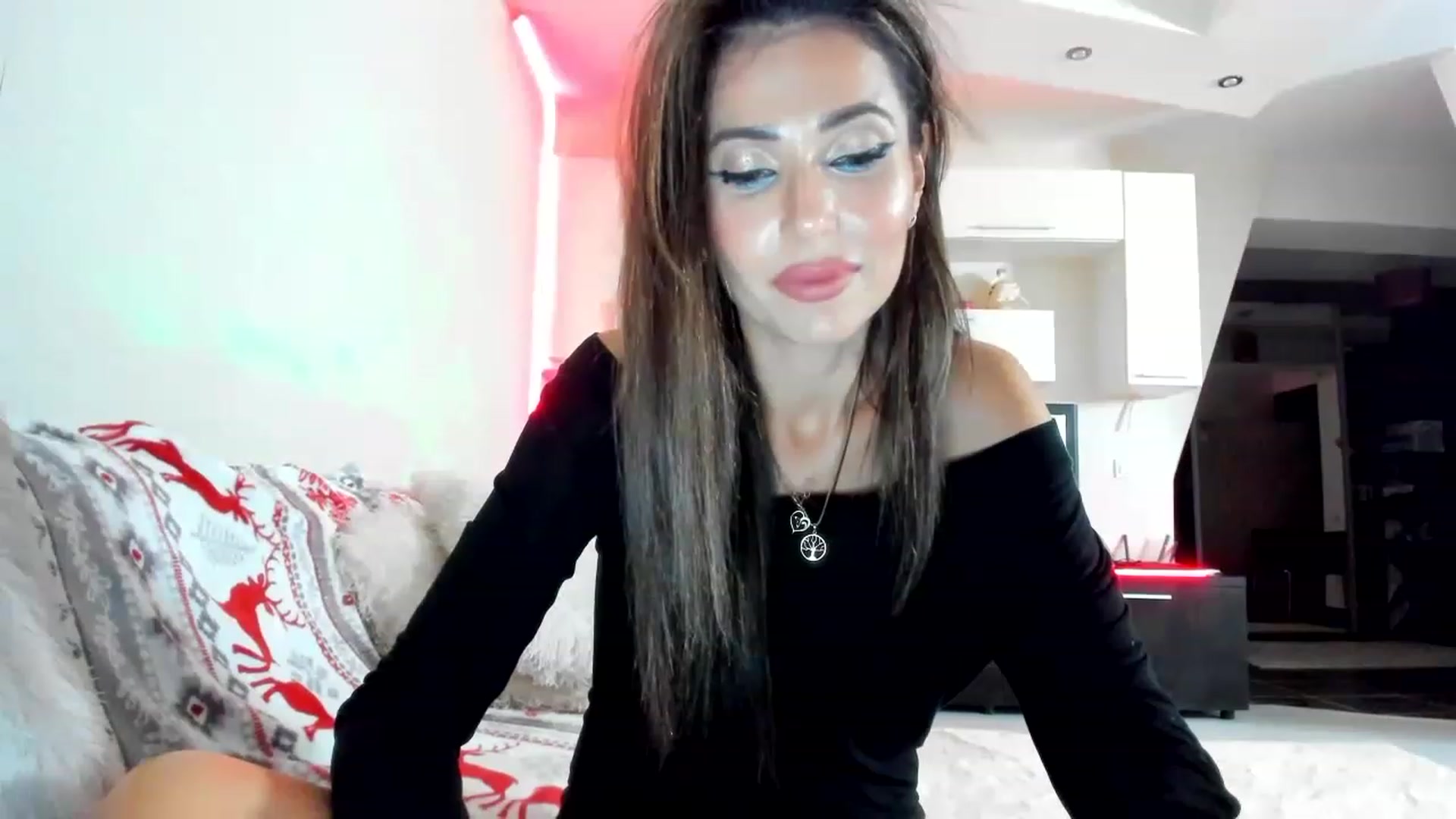 Gallery image thumbnail from SmileyTinaa's myfreecams stream on, 01/19/2023, 22:58 image 3 of 20