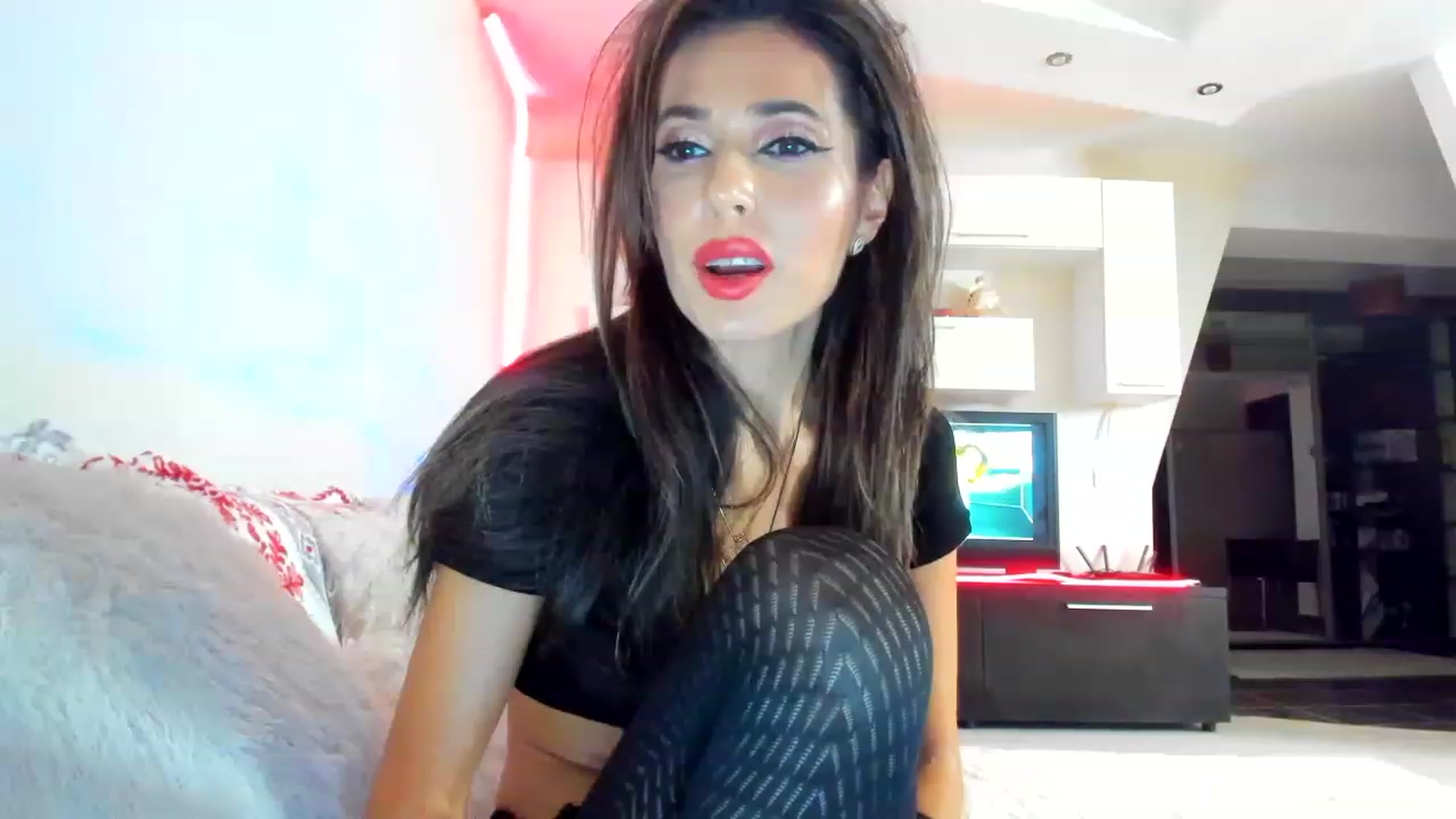 Gallery image thumbnail from SmileyTinaa's myfreecams stream on, 01/20/2023, 22:17 image 8 of 20