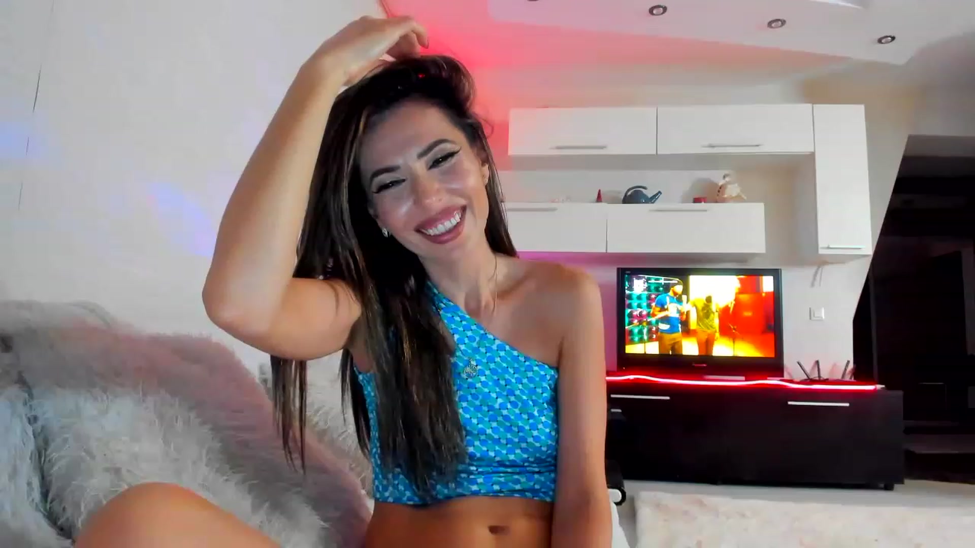 Gallery image thumbnail from SmileyTinaa's myfreecams stream on, 01/26/2023, 24:44 image 18 of 20