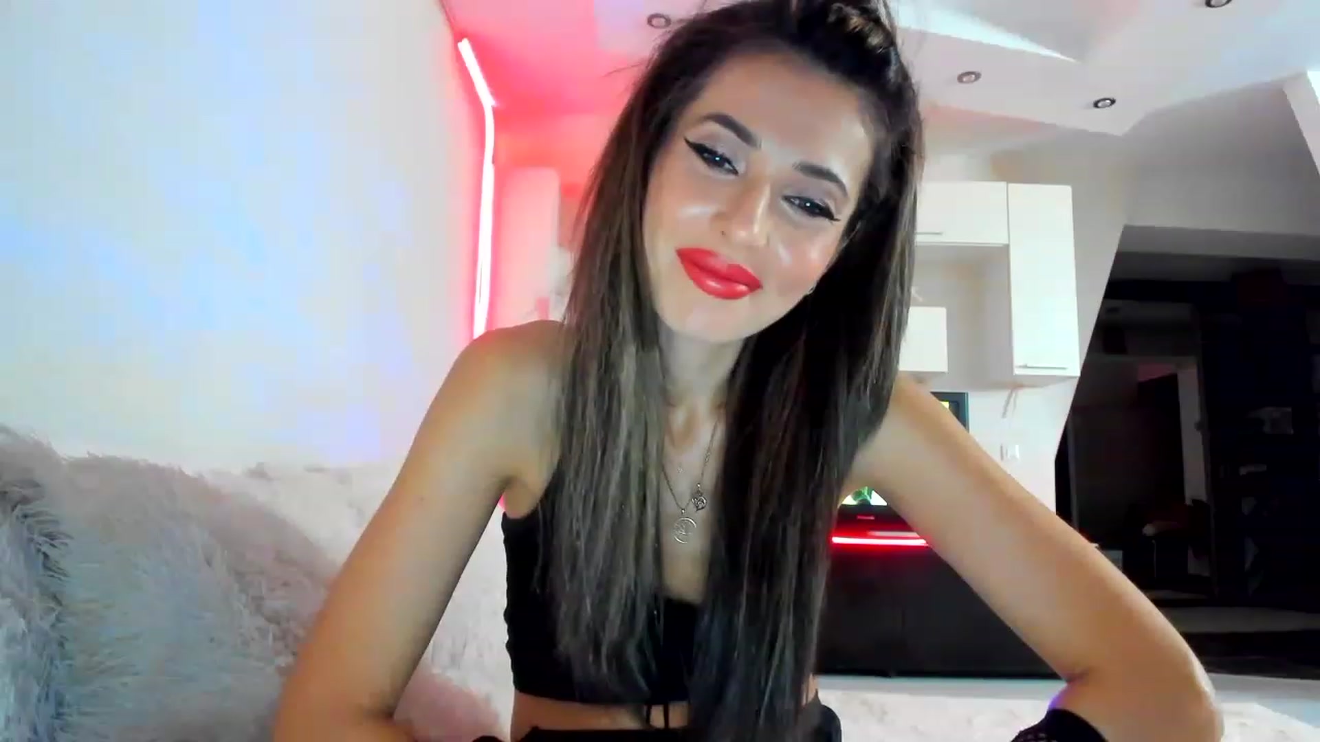 Gallery image thumbnail from SmileyTinaa's myfreecams stream on, 01/31/2023, 22:48 image 4 of 20