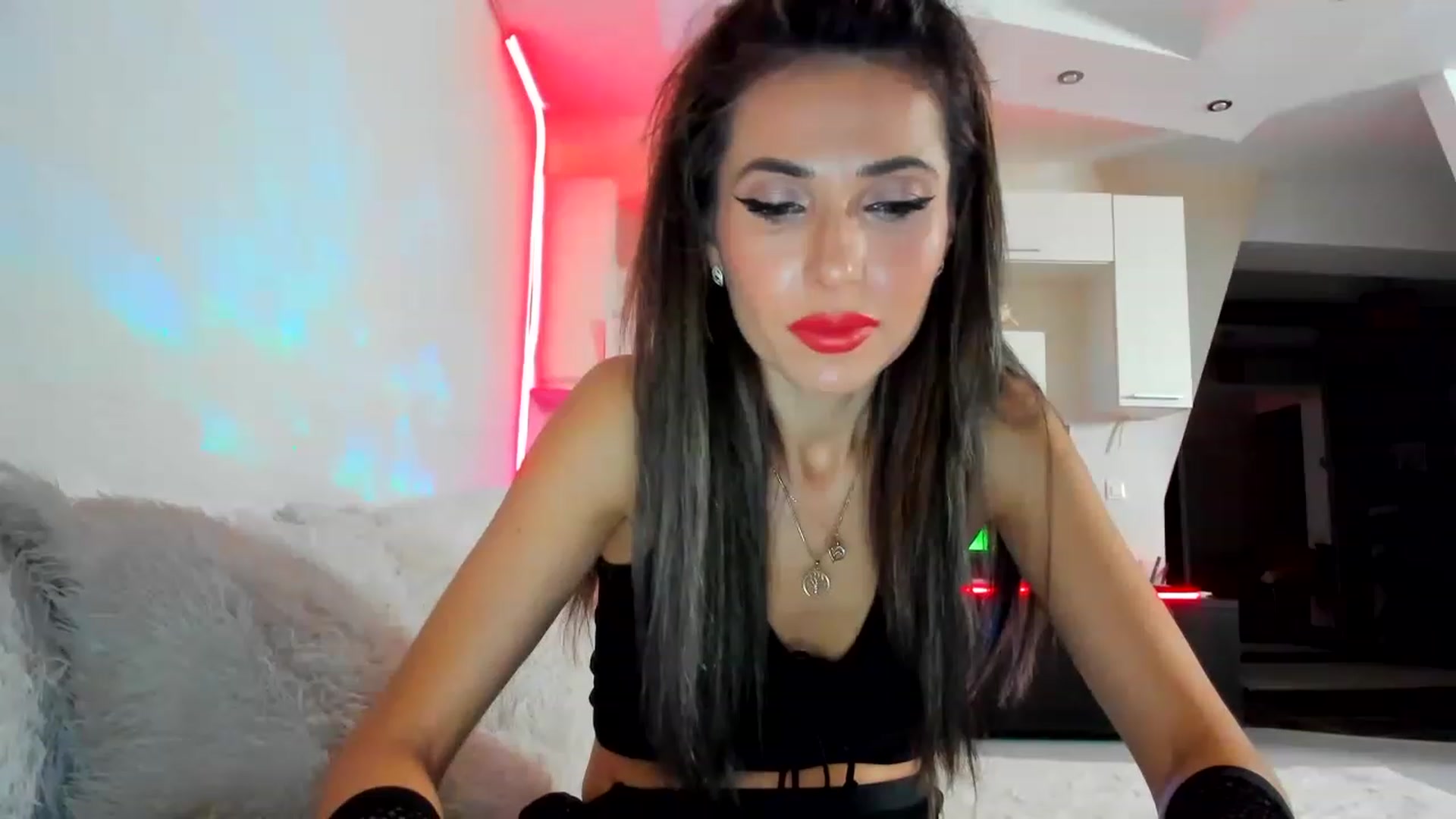 Gallery image thumbnail from SmileyTinaa's myfreecams stream on, 01/31/2023, 22:48 image 5 of 20
