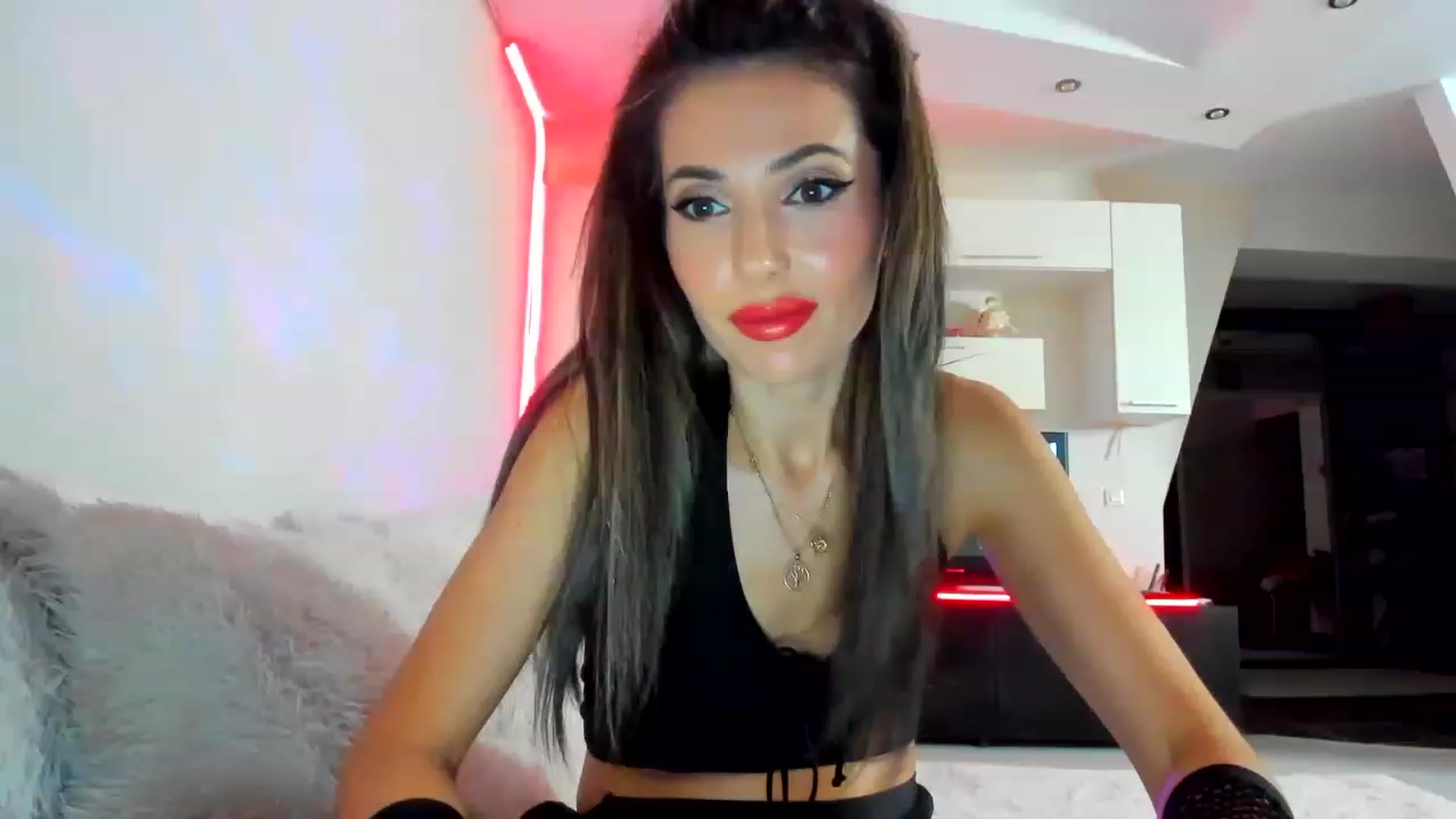 Gallery image thumbnail from SmileyTinaa's myfreecams stream on, 01/31/2023, 22:48 image 1 of 20