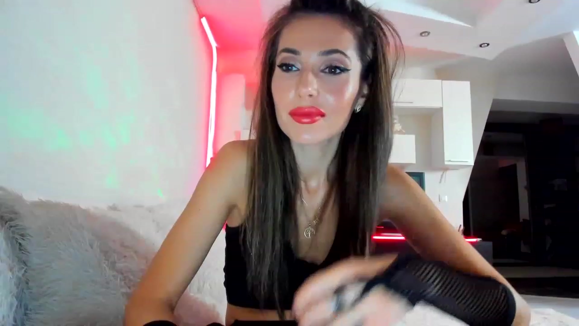 Gallery image thumbnail from SmileyTinaa's myfreecams stream on, 01/31/2023, 22:48 image 2 of 20
