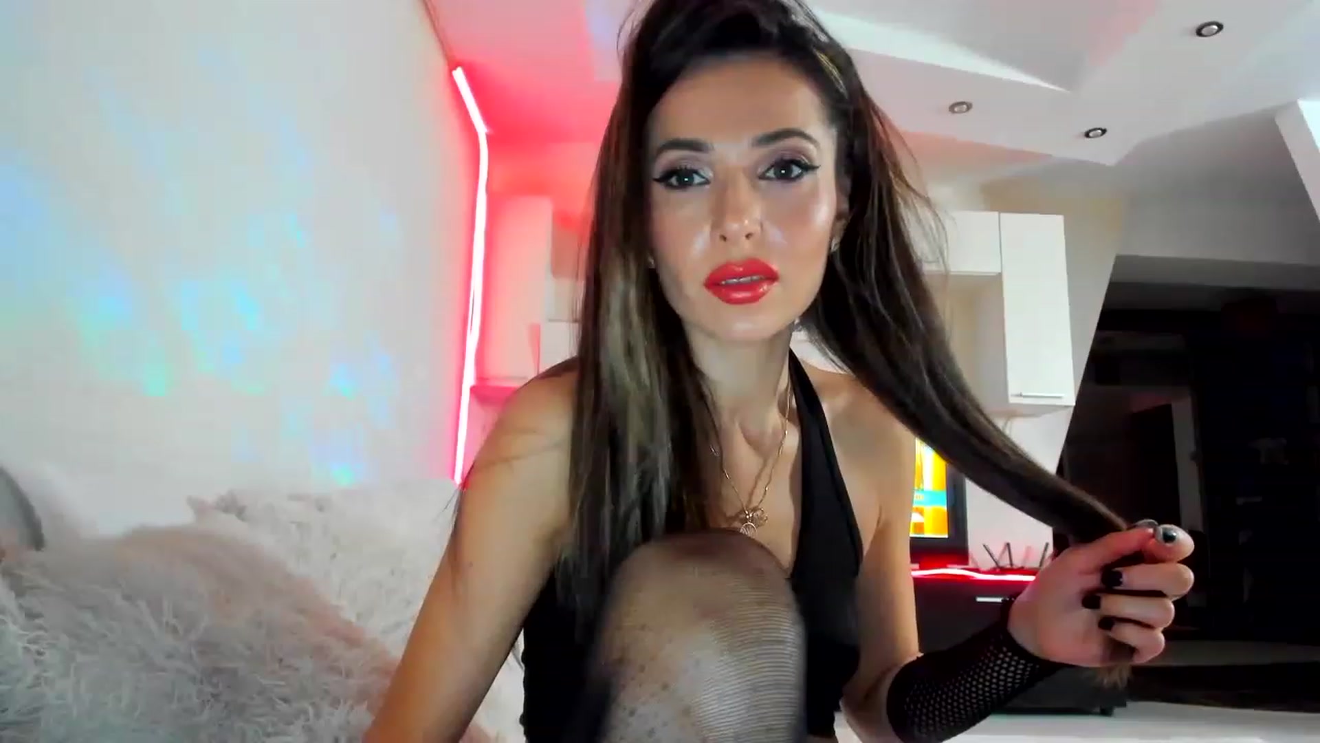 Gallery image thumbnail from SmileyTinaa's myfreecams stream on, 01/31/2023, 23:26 image 15 of 20